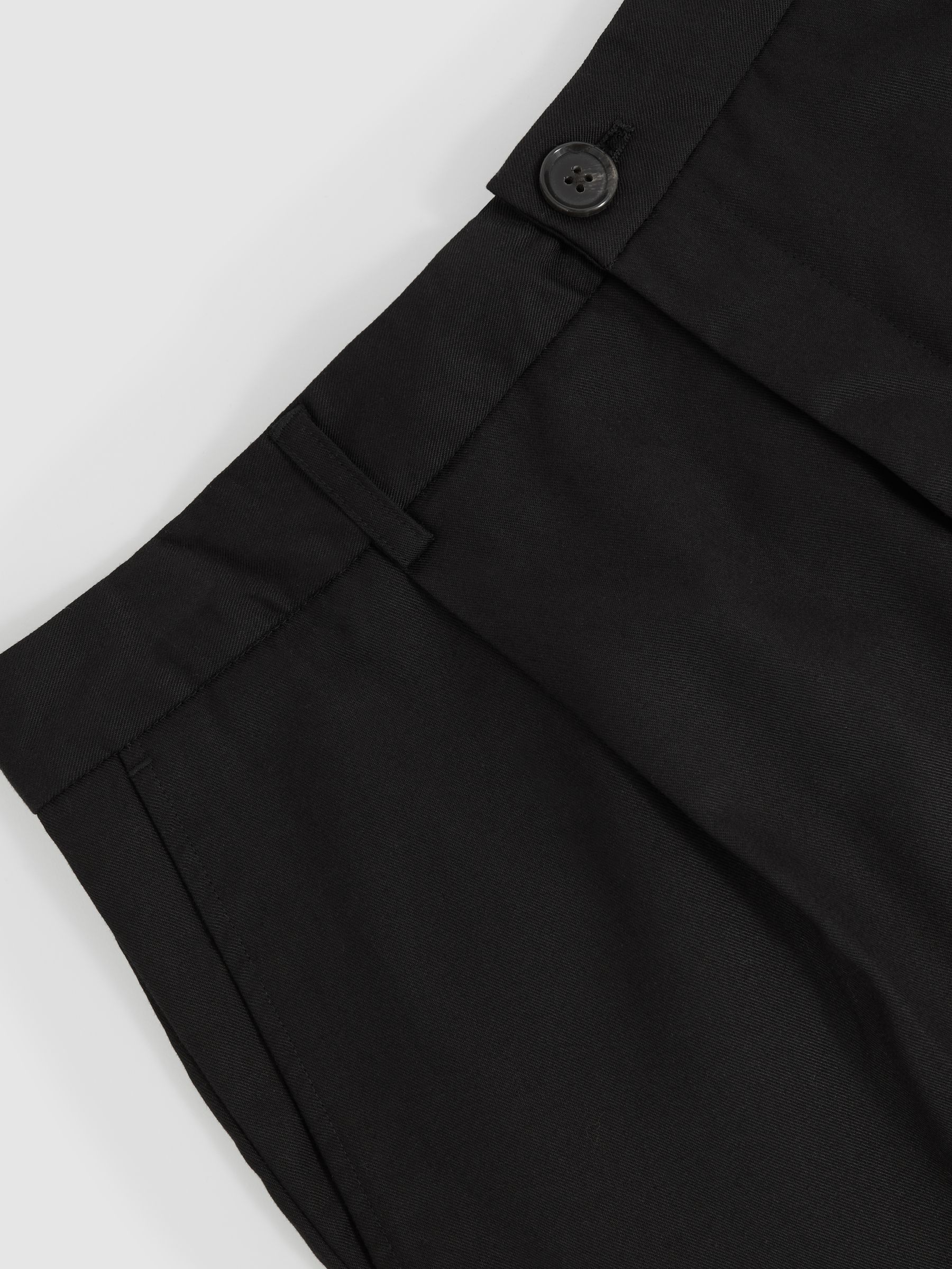 Les Deux Pleat-Front Twill Suit Trousers in Black