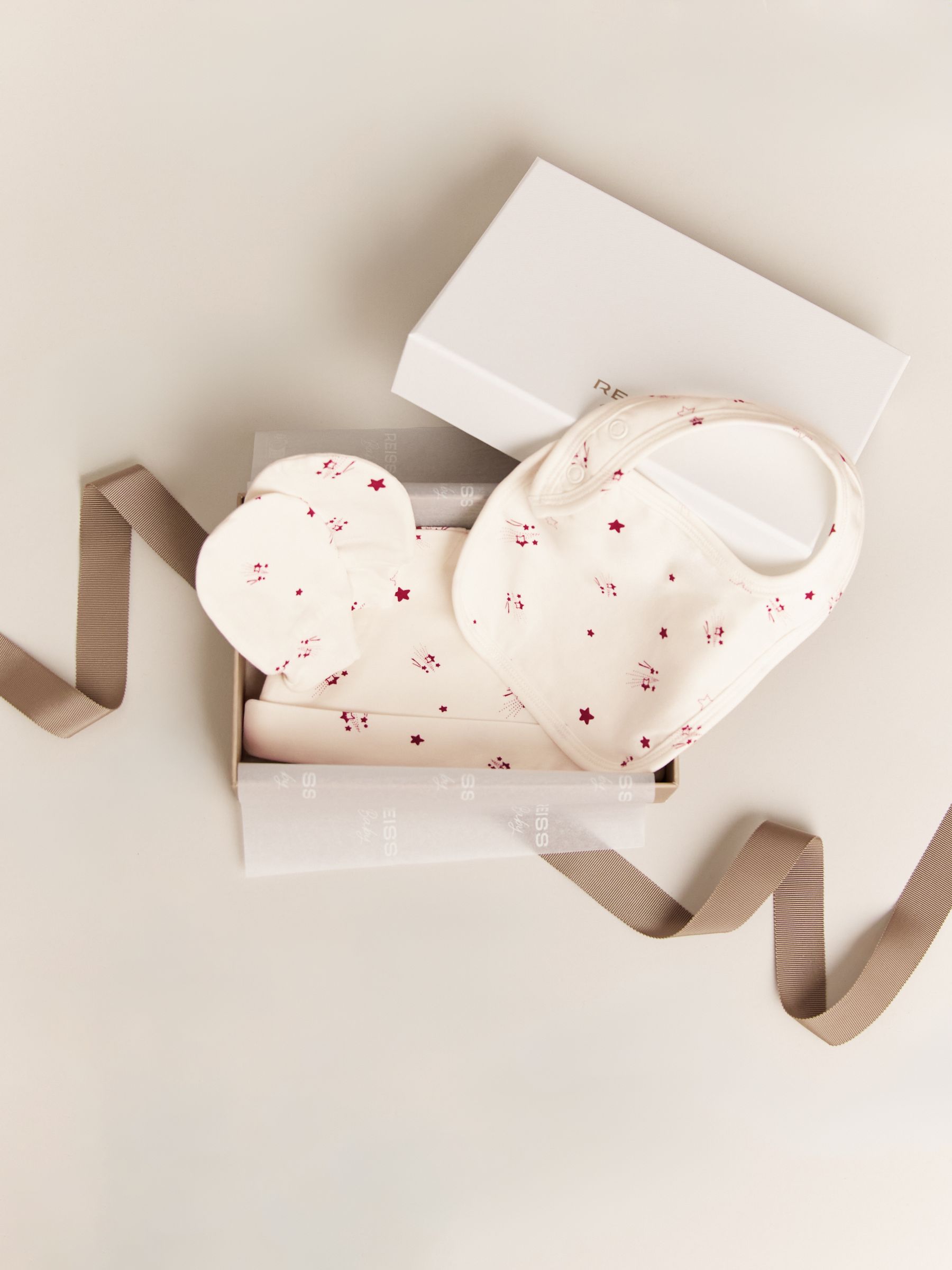 Hat, Bib And Mittens Set in Ivory Print