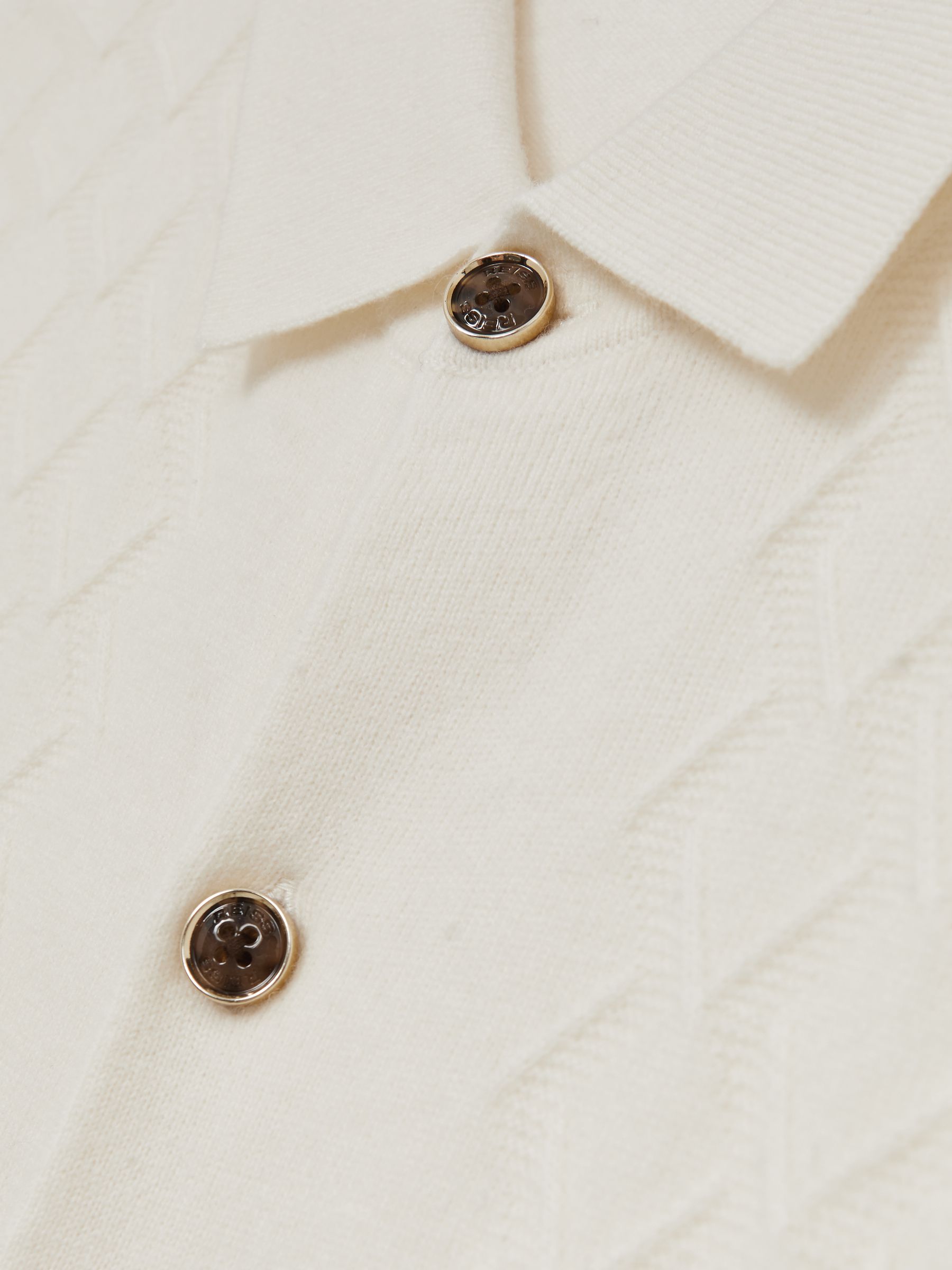 Wool V-Stitch Button-Through Cardigan in Off White