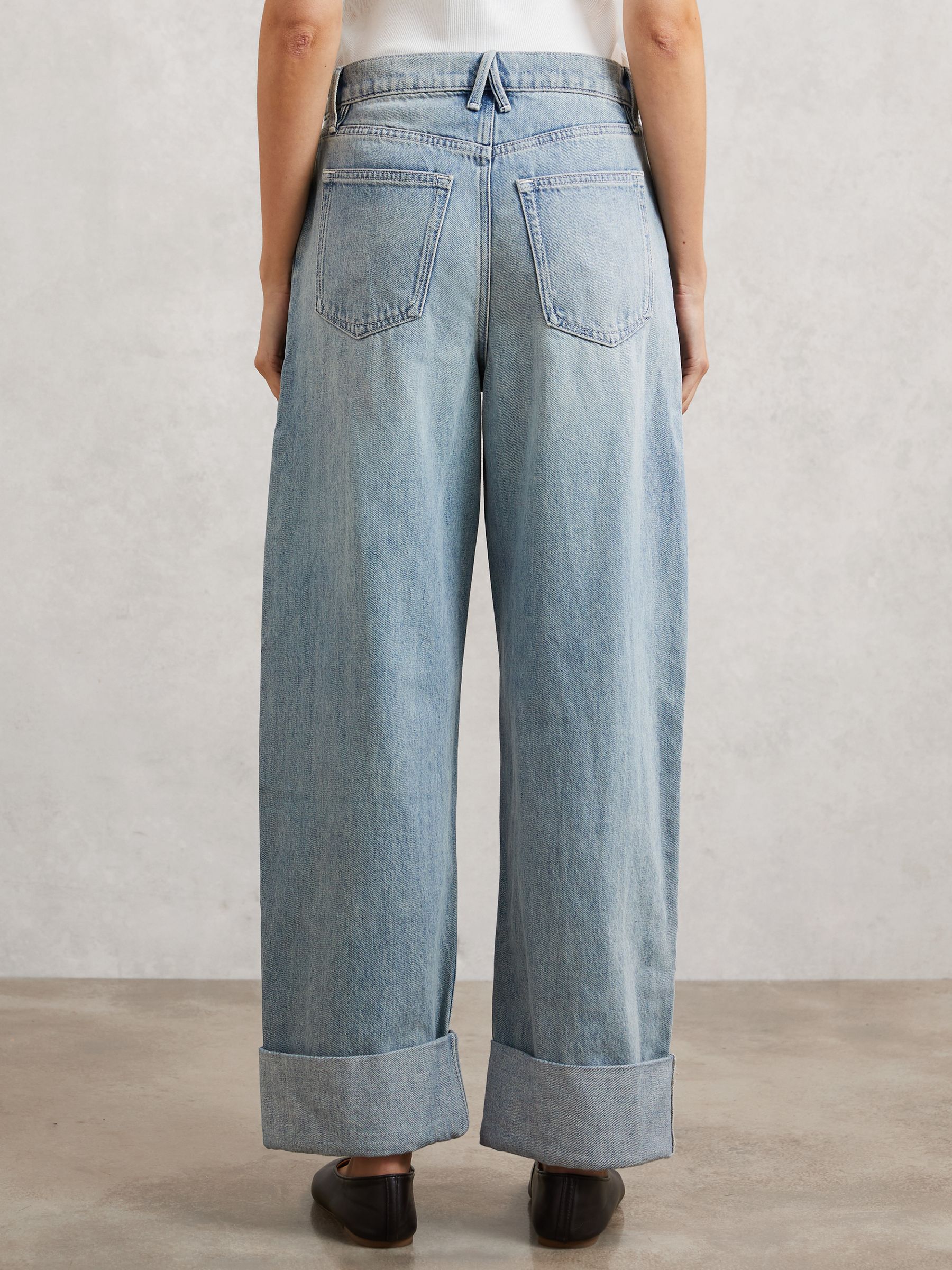 Good American Relaxed Barrel Jeans in Indigo Blue