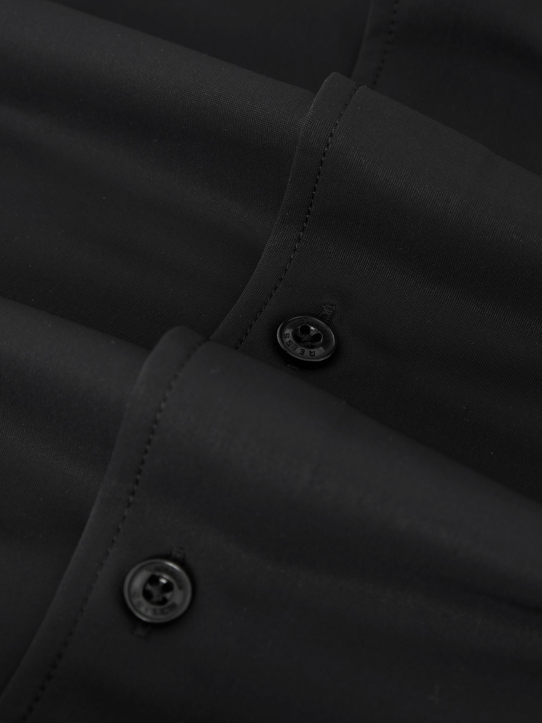 Long-Sleeve Travel Shirt in Black