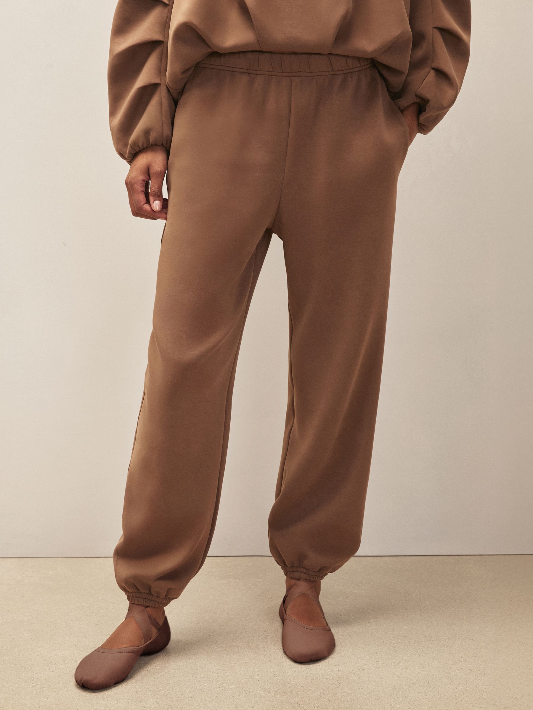 Reiss | Royal Ballet Balloon Joggers in Taupe Brown