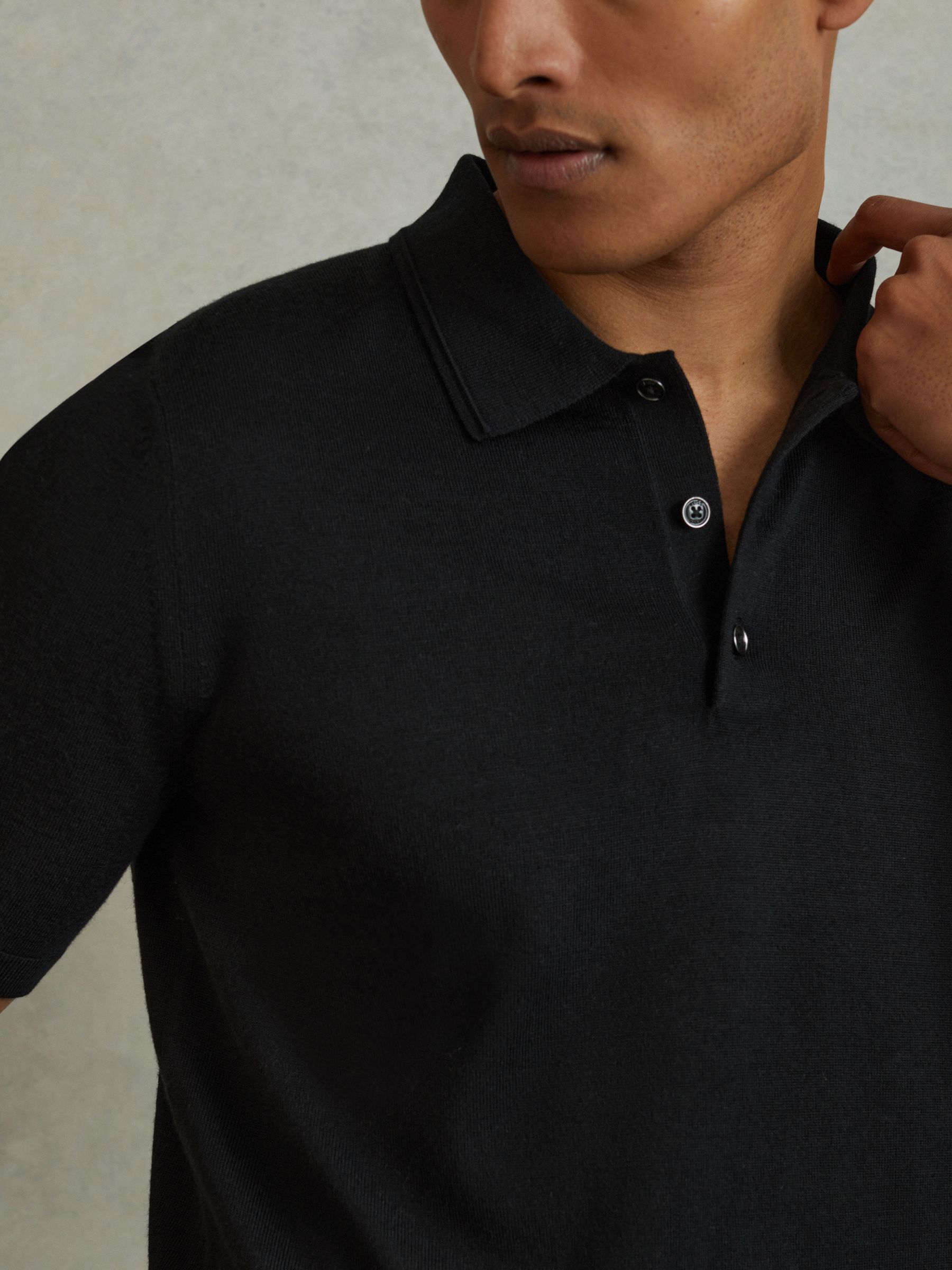 Merino Wool Short-Sleeve Polo Shirt in Black