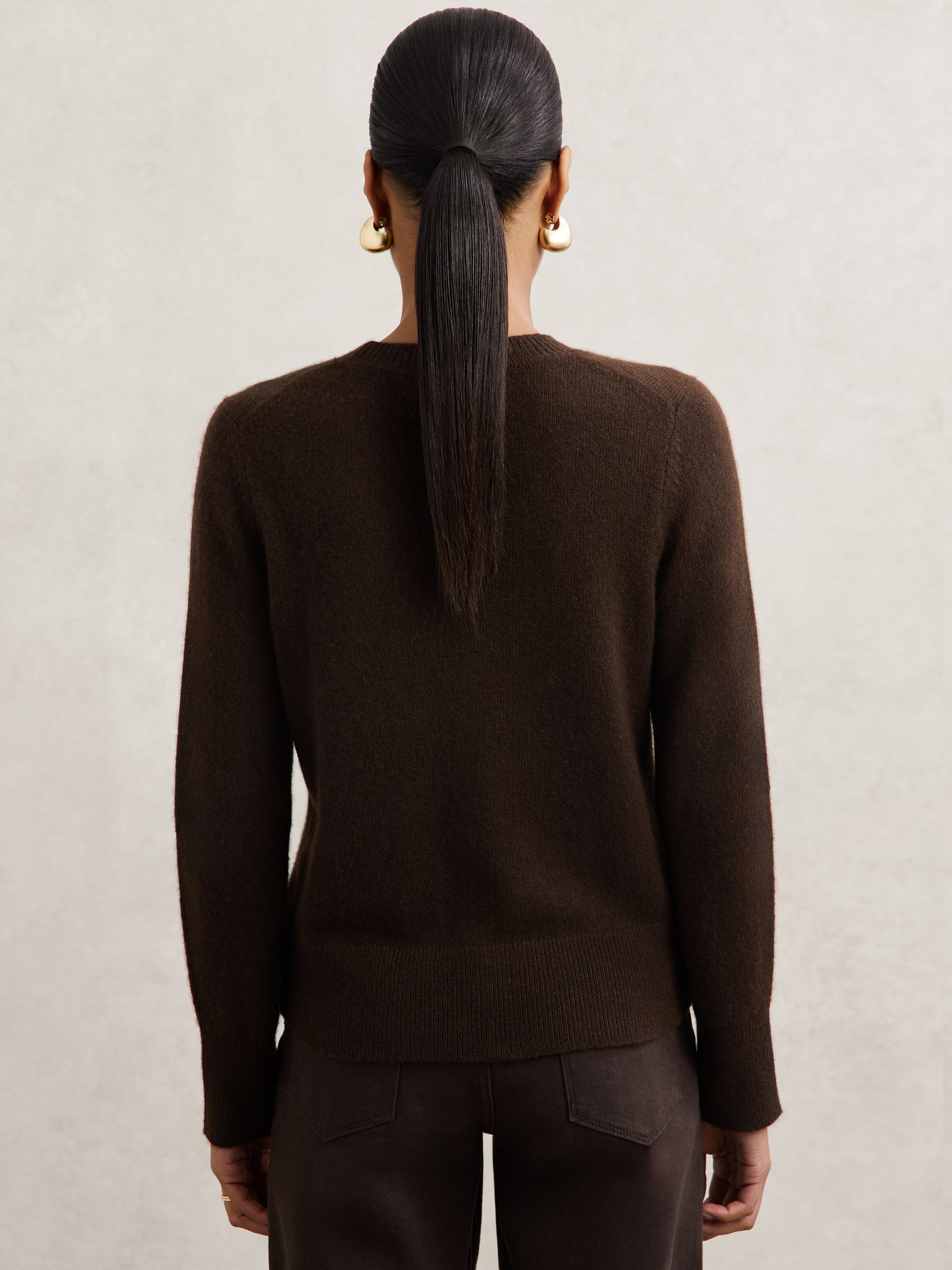 100% Cashmere Crew-Neck Jumper in Chocolate Brown