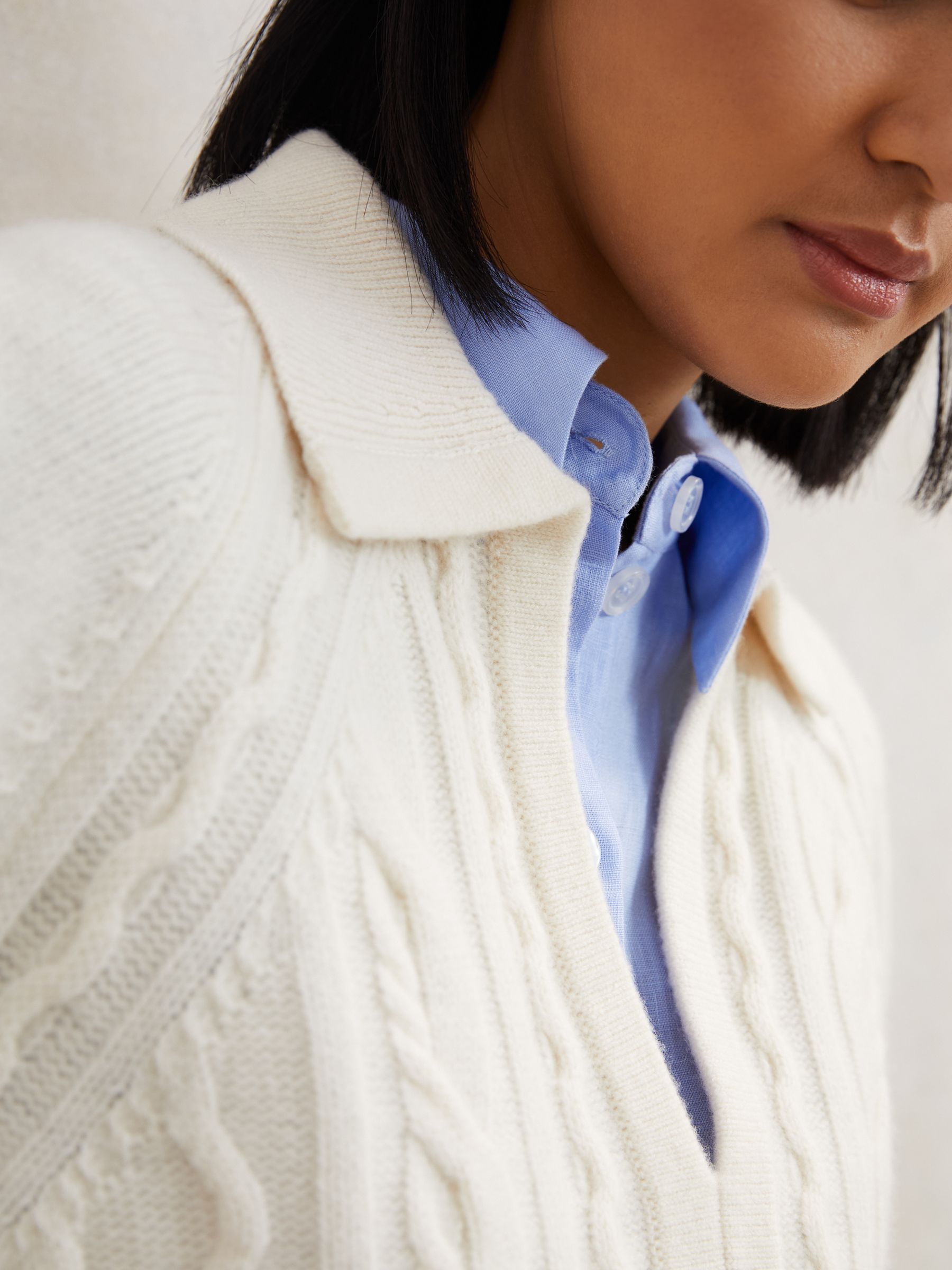 Wool-Cashmere Cable-Knit Jumper in Ivory