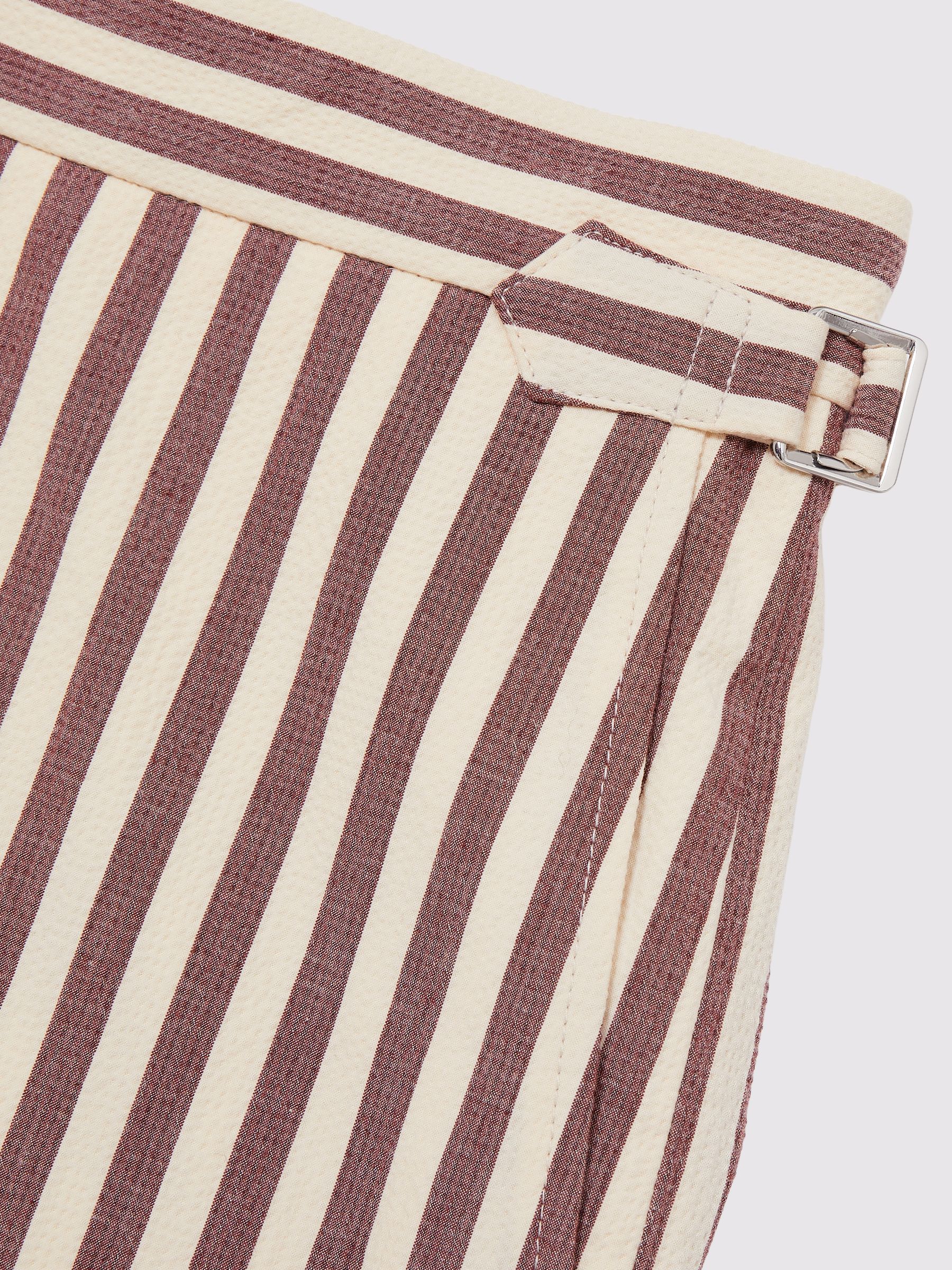 Cotton Blend Seersucker Stripe Shorts in Off White/Mocha