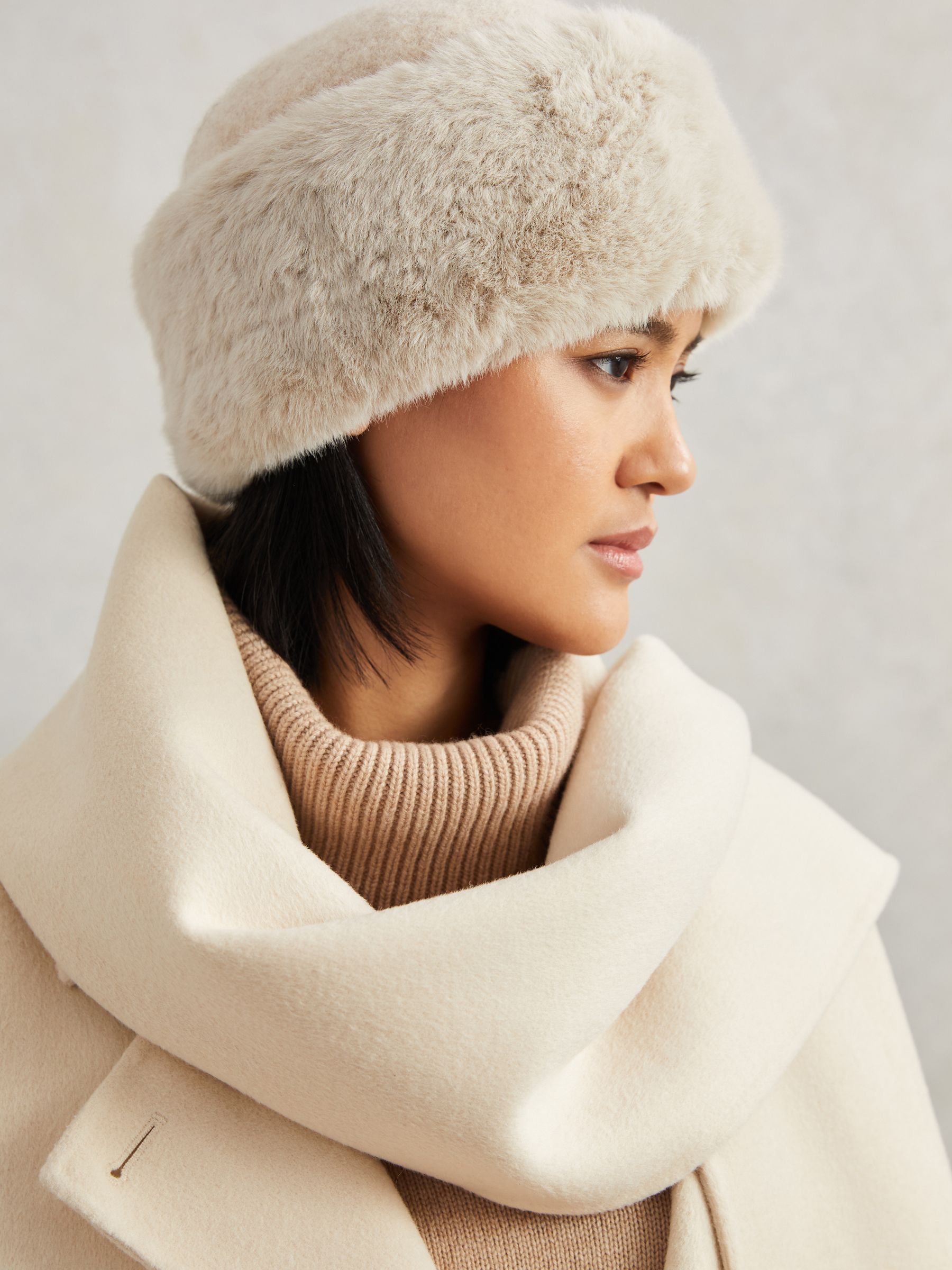 Faux Fur Hat in Off White