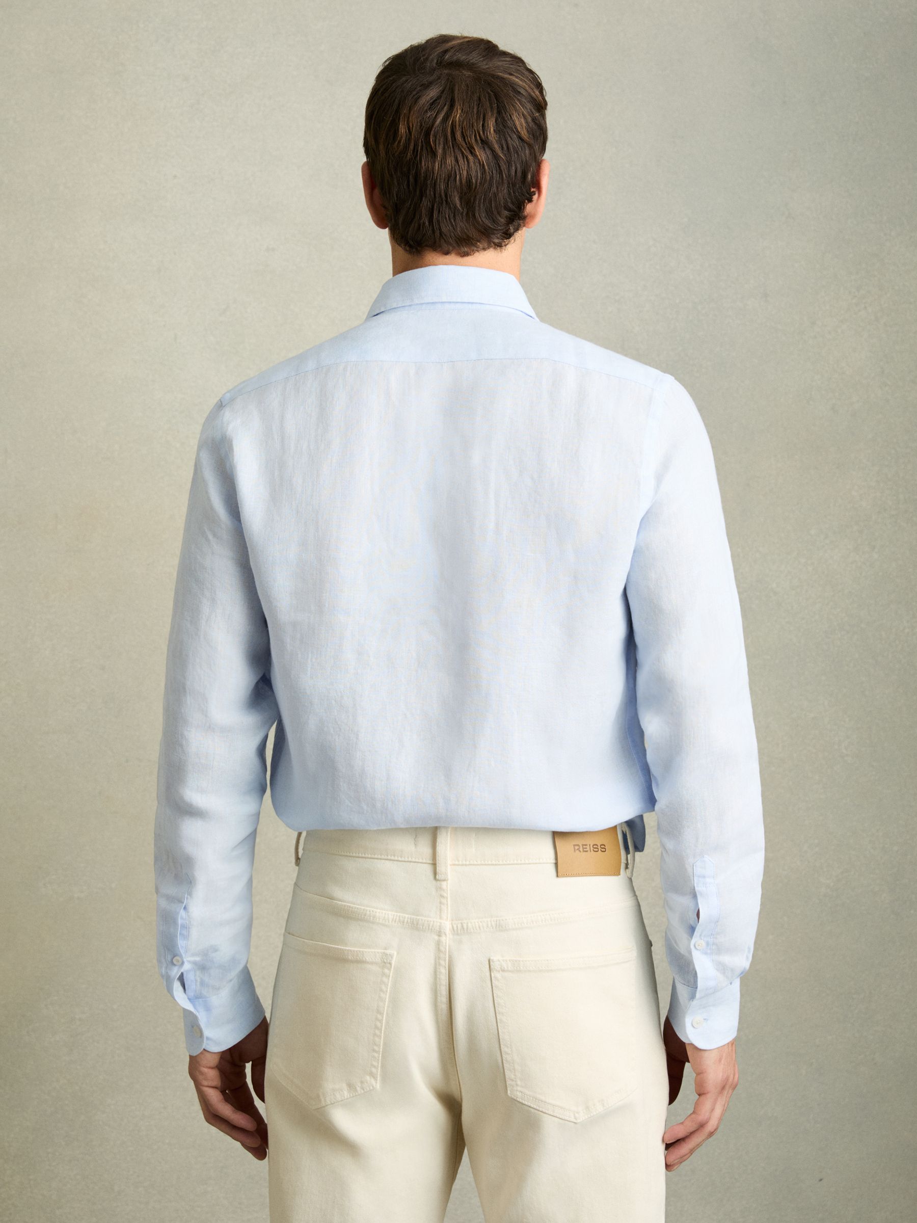 Linen Cutaway-Collar Shirt in Pale Blue