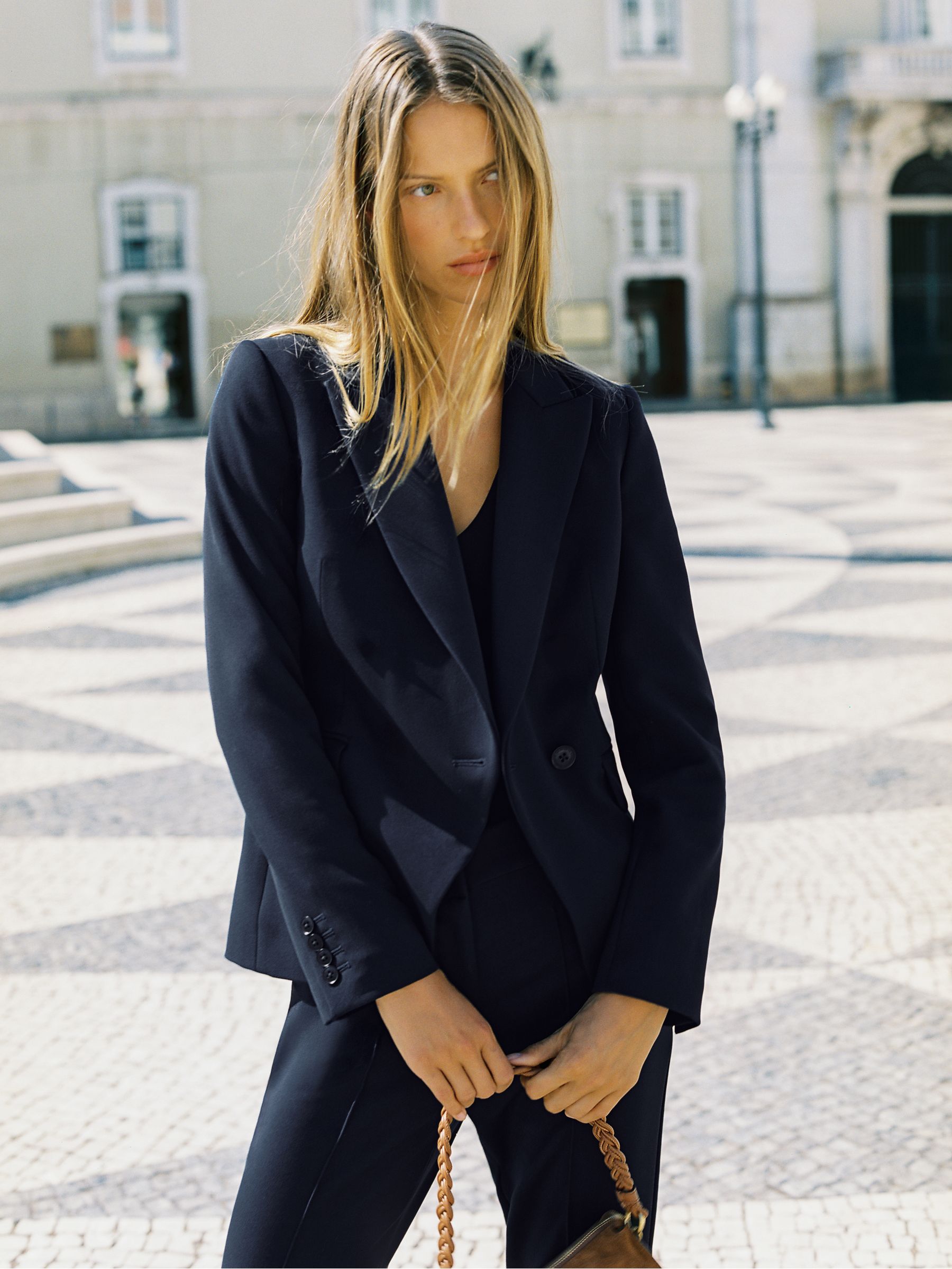 Tailored Single Breasted Suit Blazer in Navy