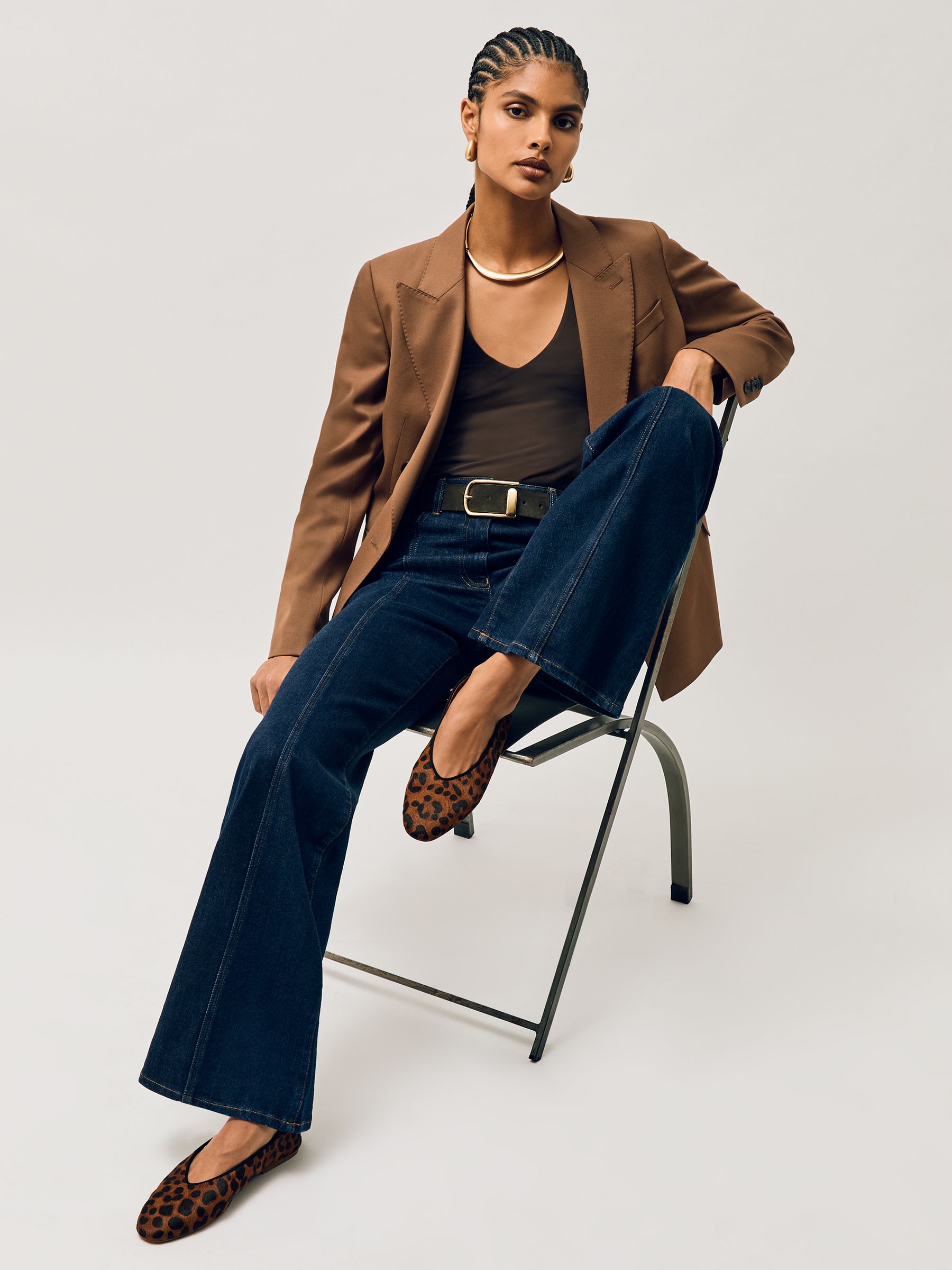 Leather Rounded-Point Toe Ballet Flats in Chocolate