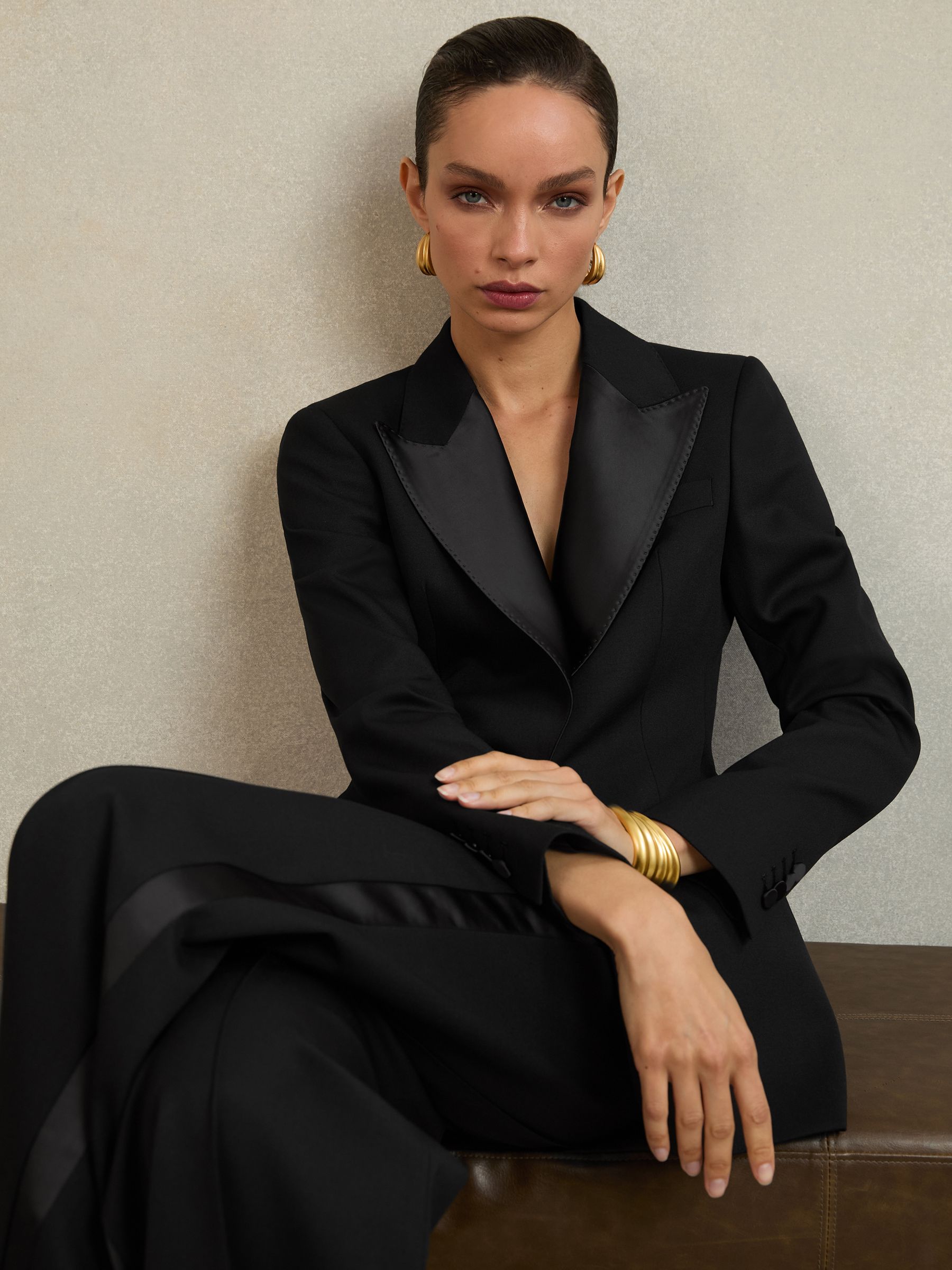 Petite Atelier Single-Breasted Tuxedo Blazer in Black
