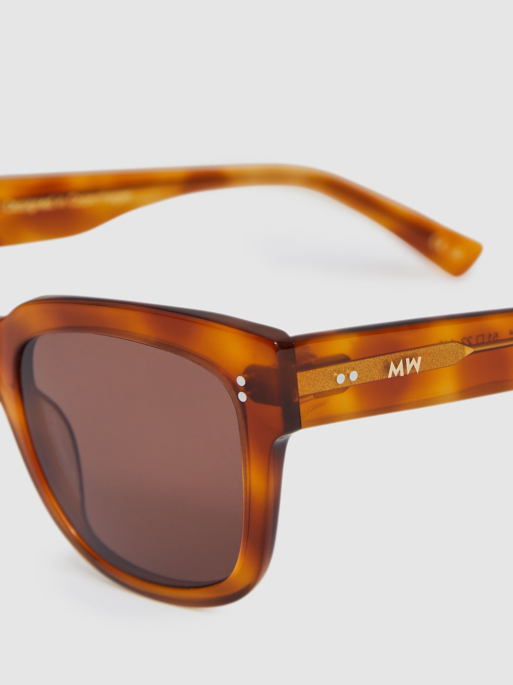 MESSYWEEKEND Square Frame Sunglasses in Light Brown