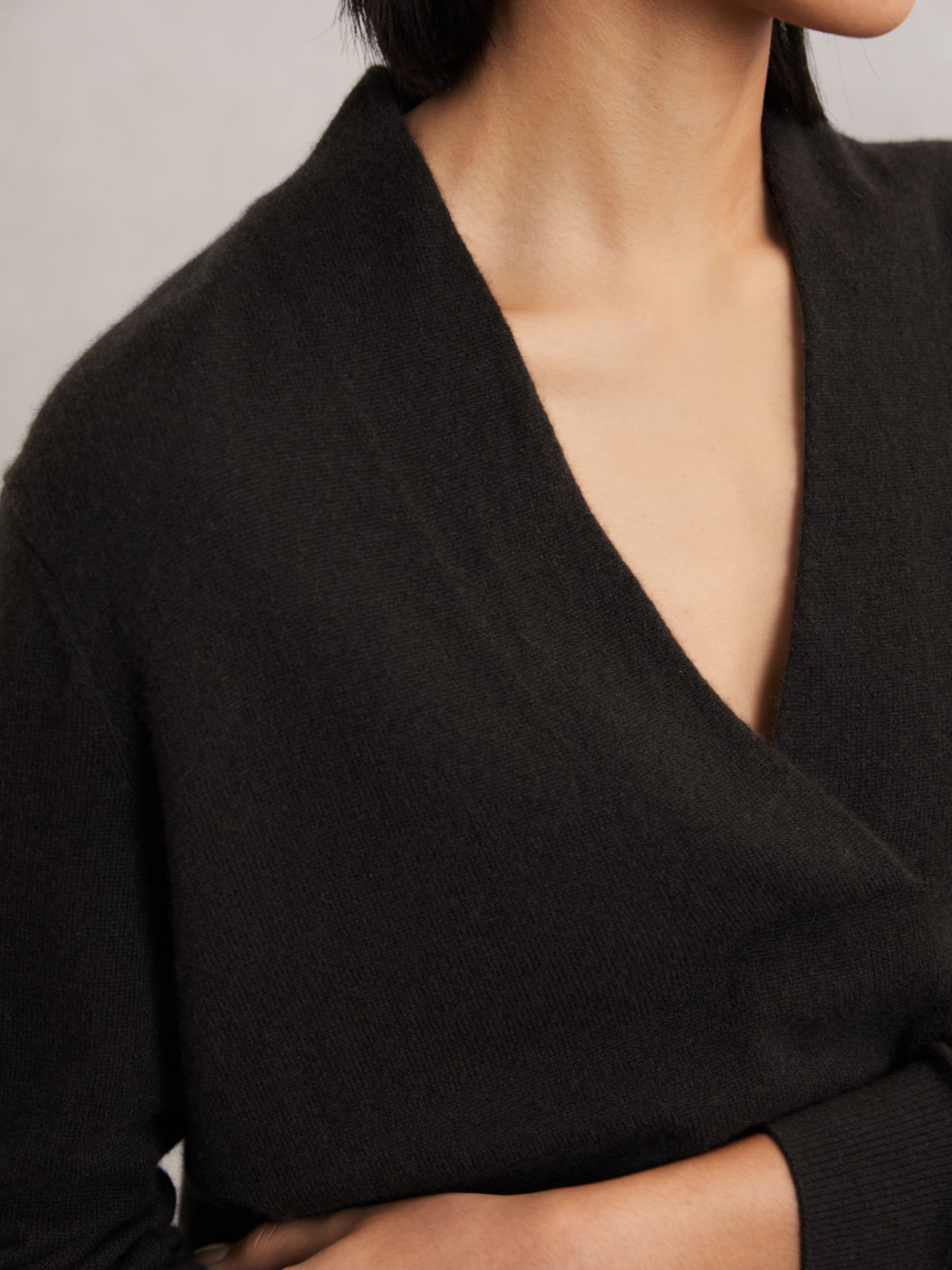 Cashmere V-Neck Jumper in Chocolate Brown