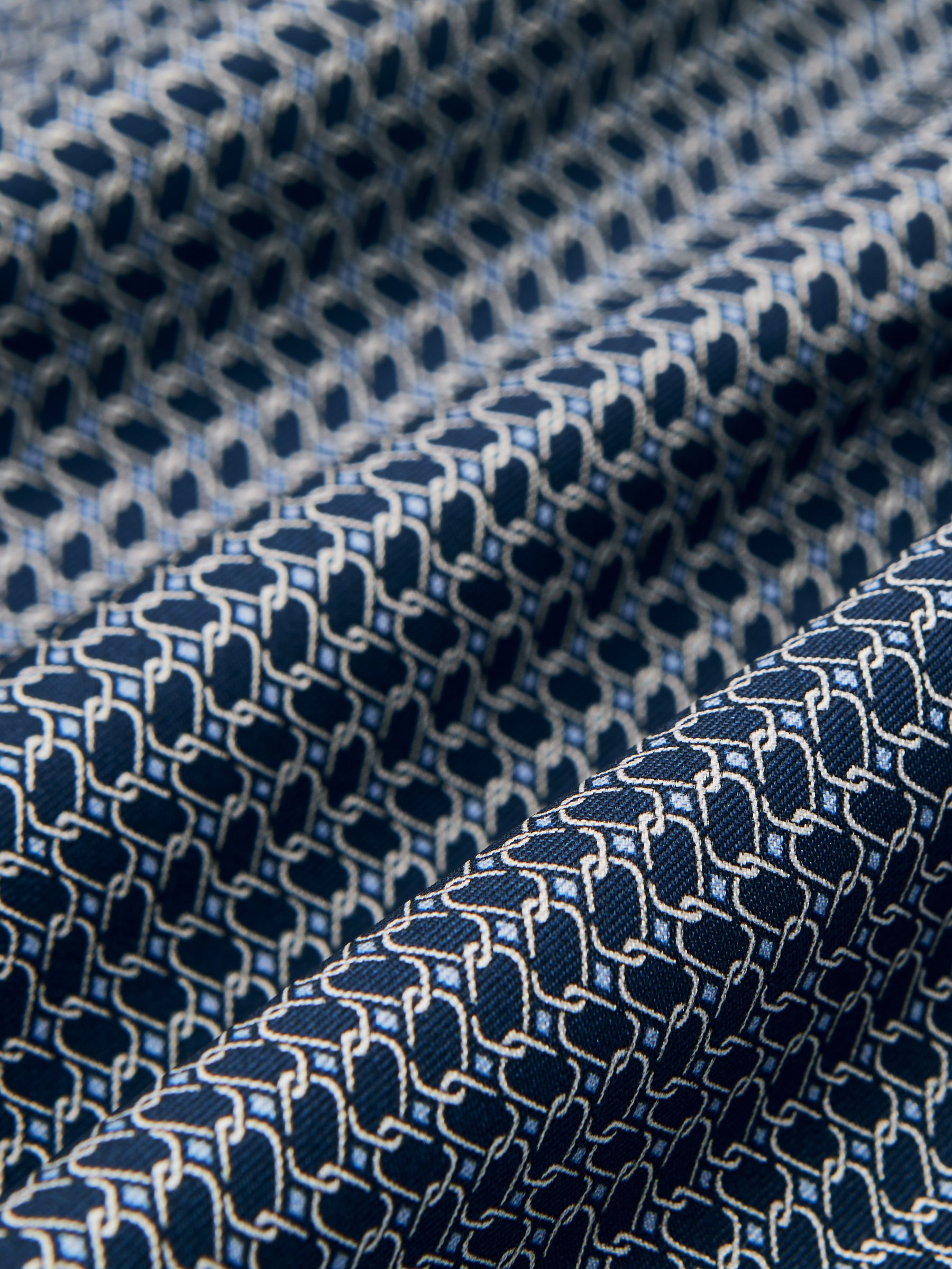 Geo Chain Detail Pocket Square in Navy