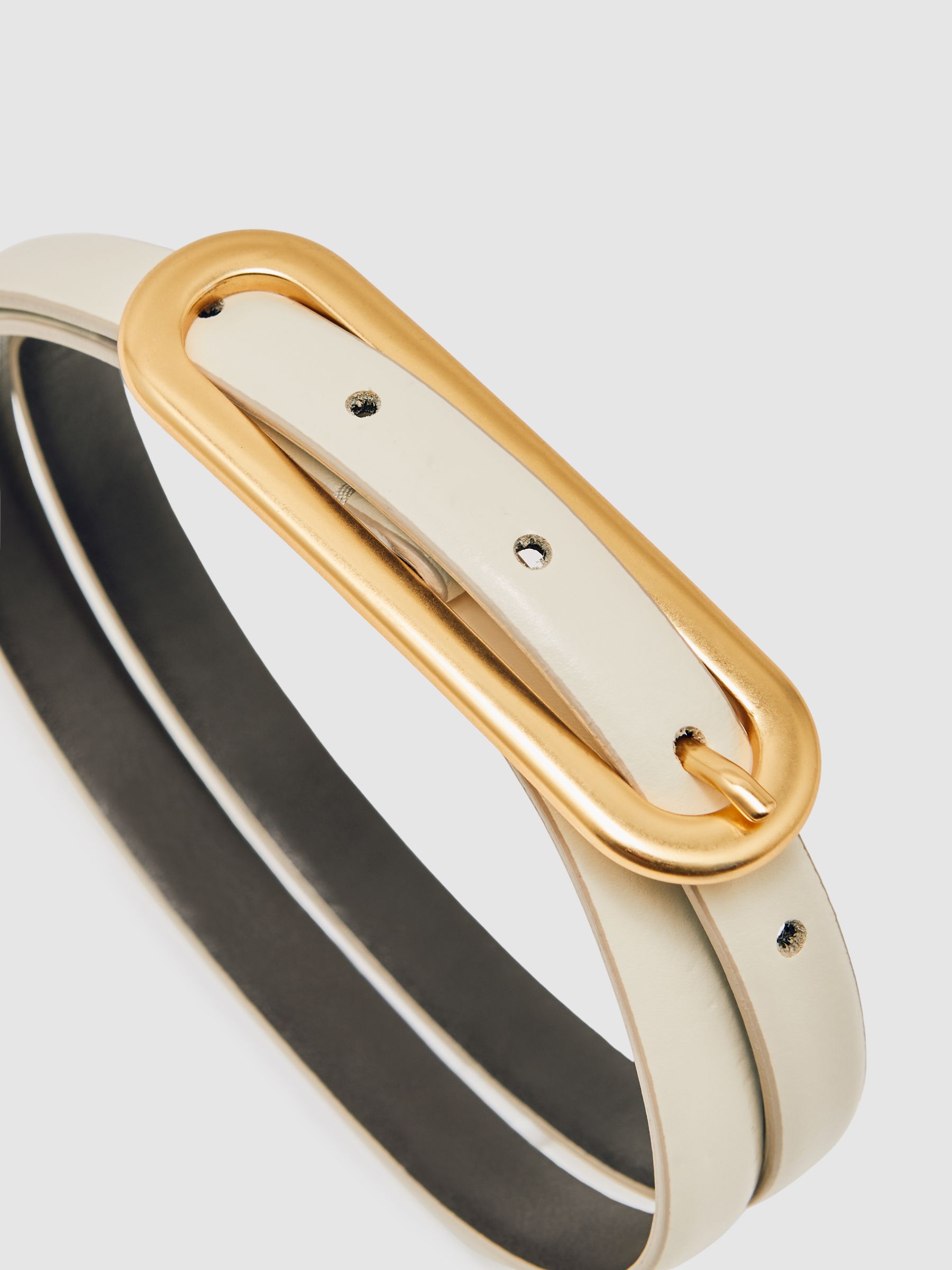 Thin Leather Elongated Buckle Belt in Off White