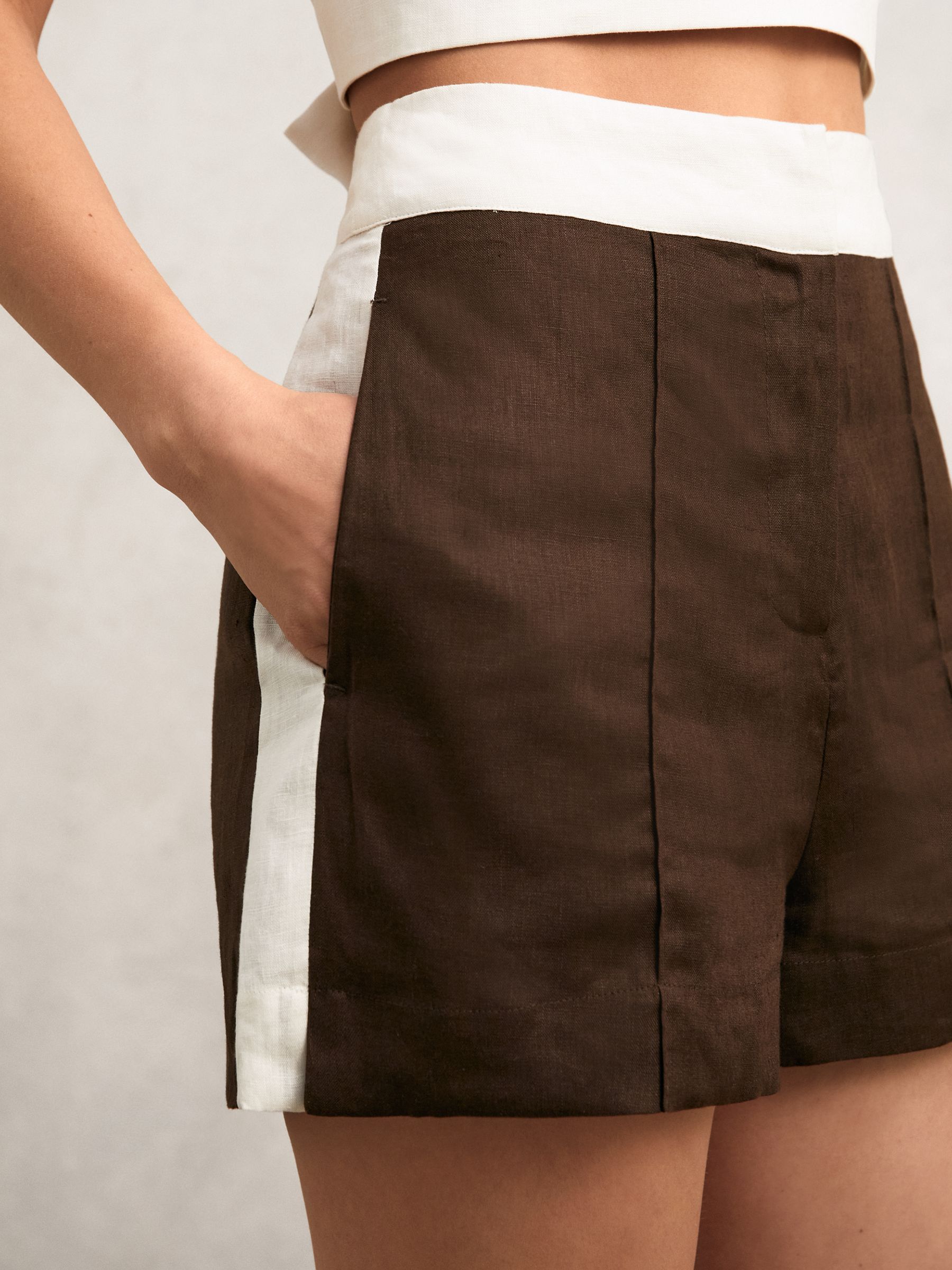 Linen Colourblock Shorts in Chocolate/Cream