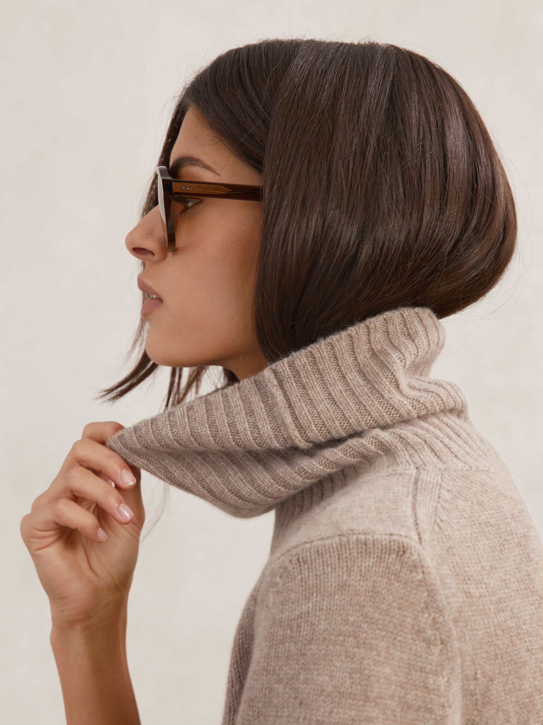 Cashmere Short-Sleeve Roll-Neck Jumper in Oatmeal Neutral