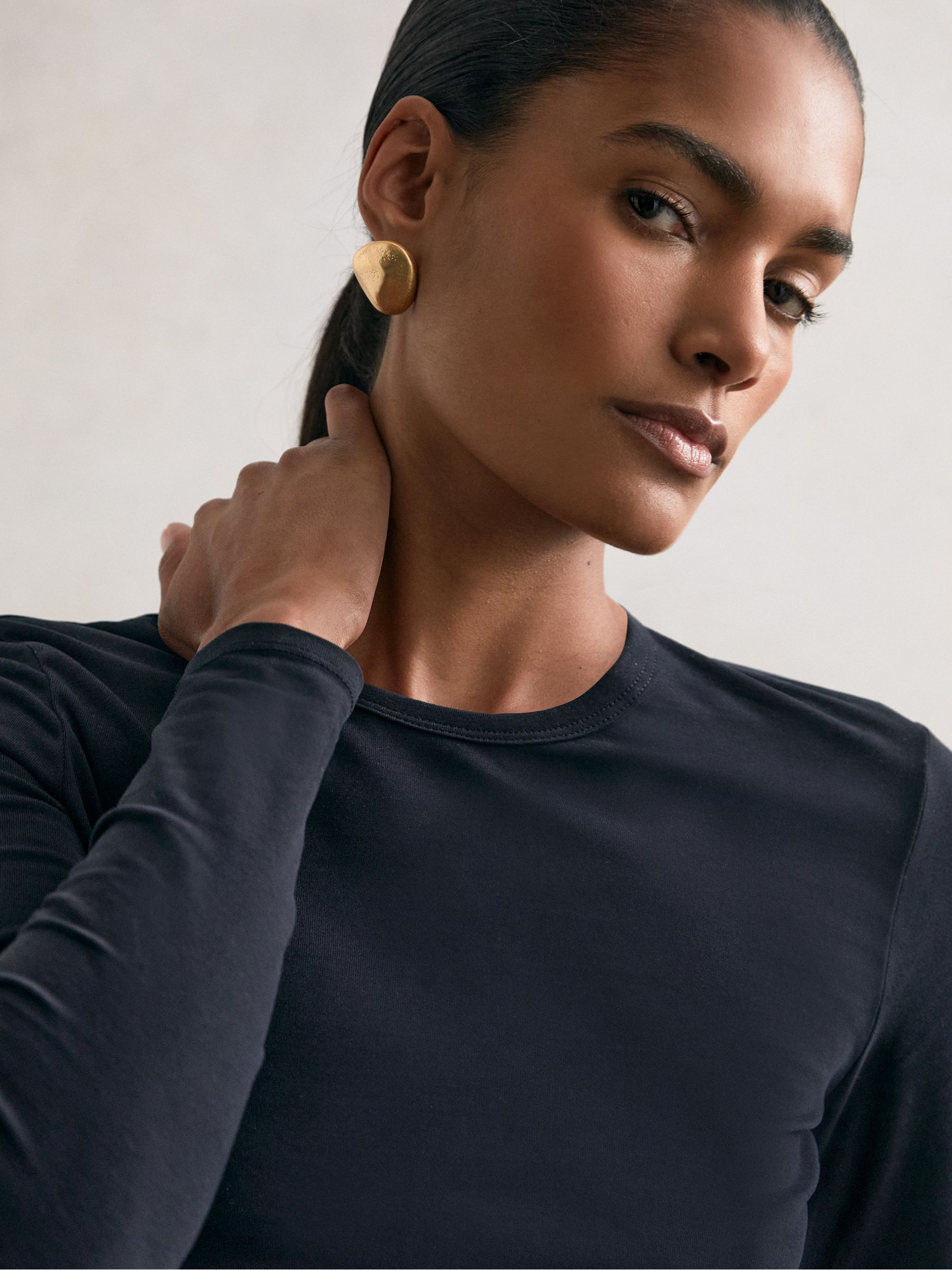 Cotton Crew-Neck Long-Sleeve T-Shirt With Stretch in Black