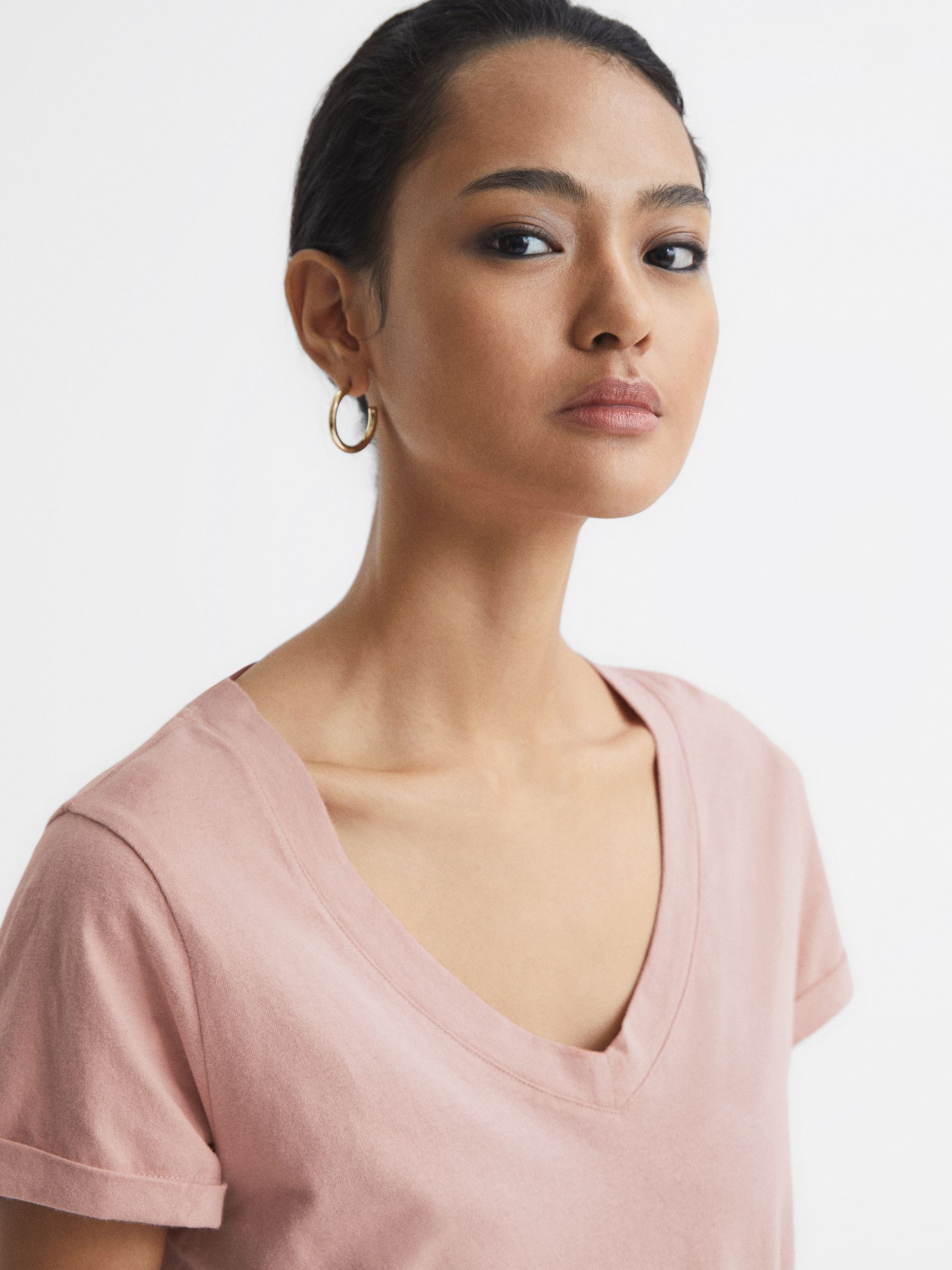 Cotton-Jersey V-Neck T-Shirt in Light Pink