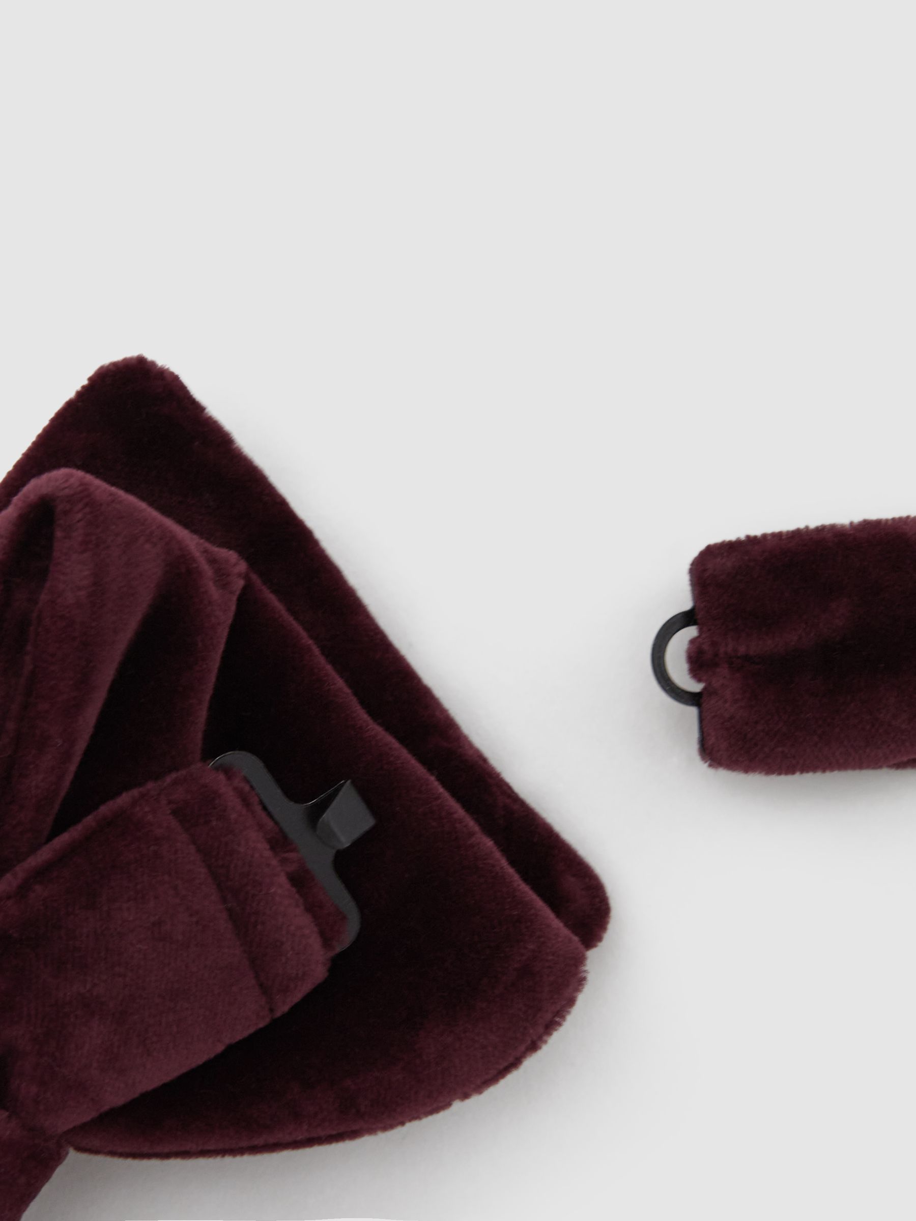 Velvet Bow Tie in Bordeaux