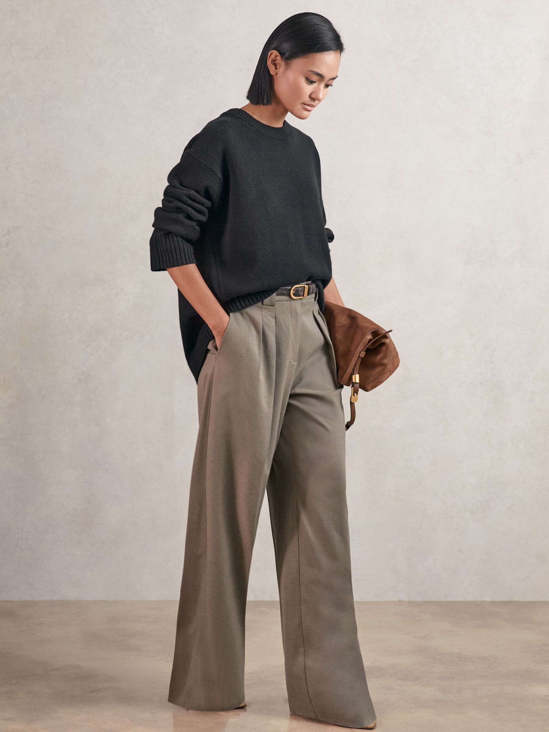 Wool-Cashmere Crew-Neck Jumper in Black