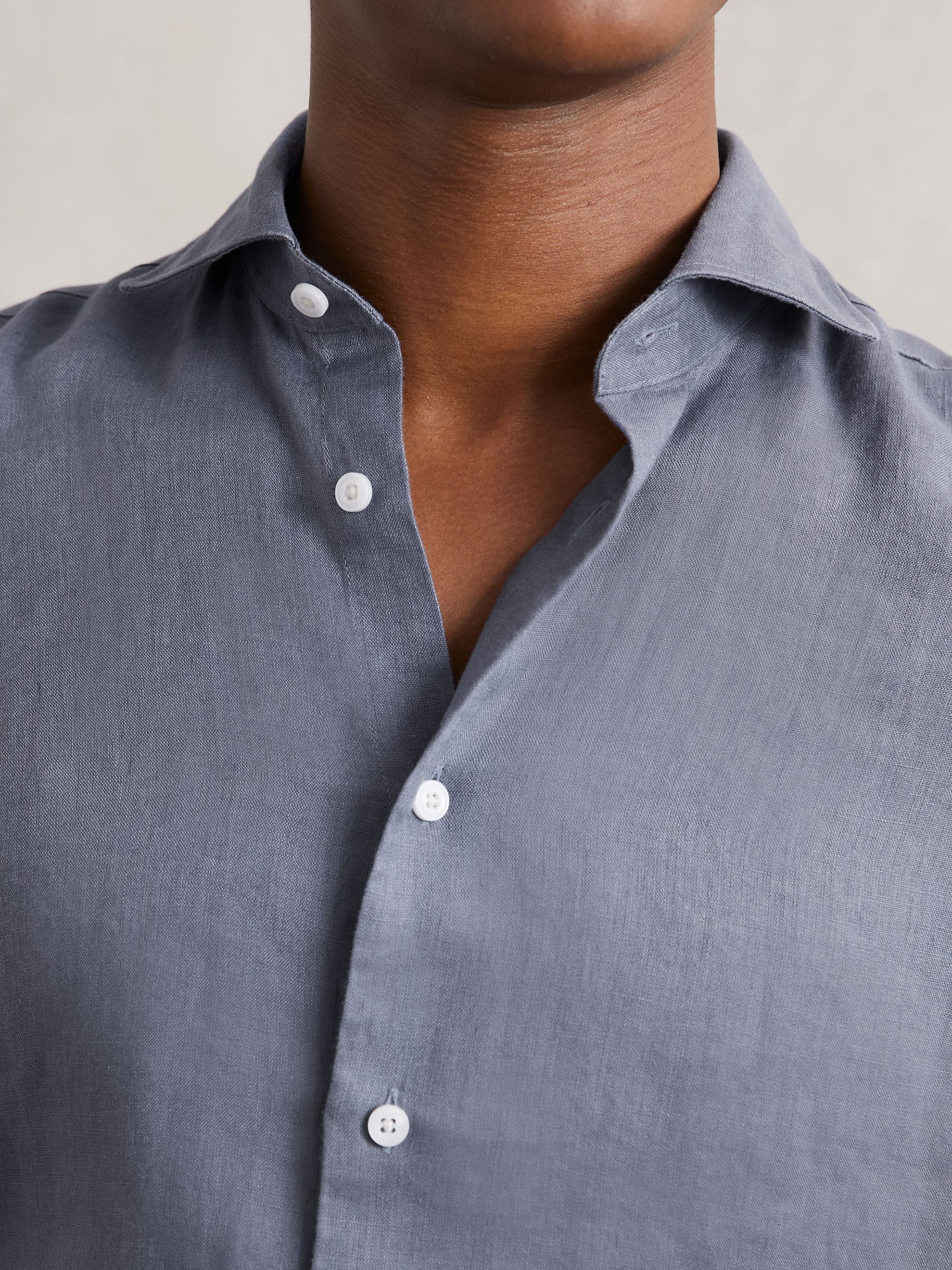 Linen Cutaway-Collar Shirt in Airforce Blue