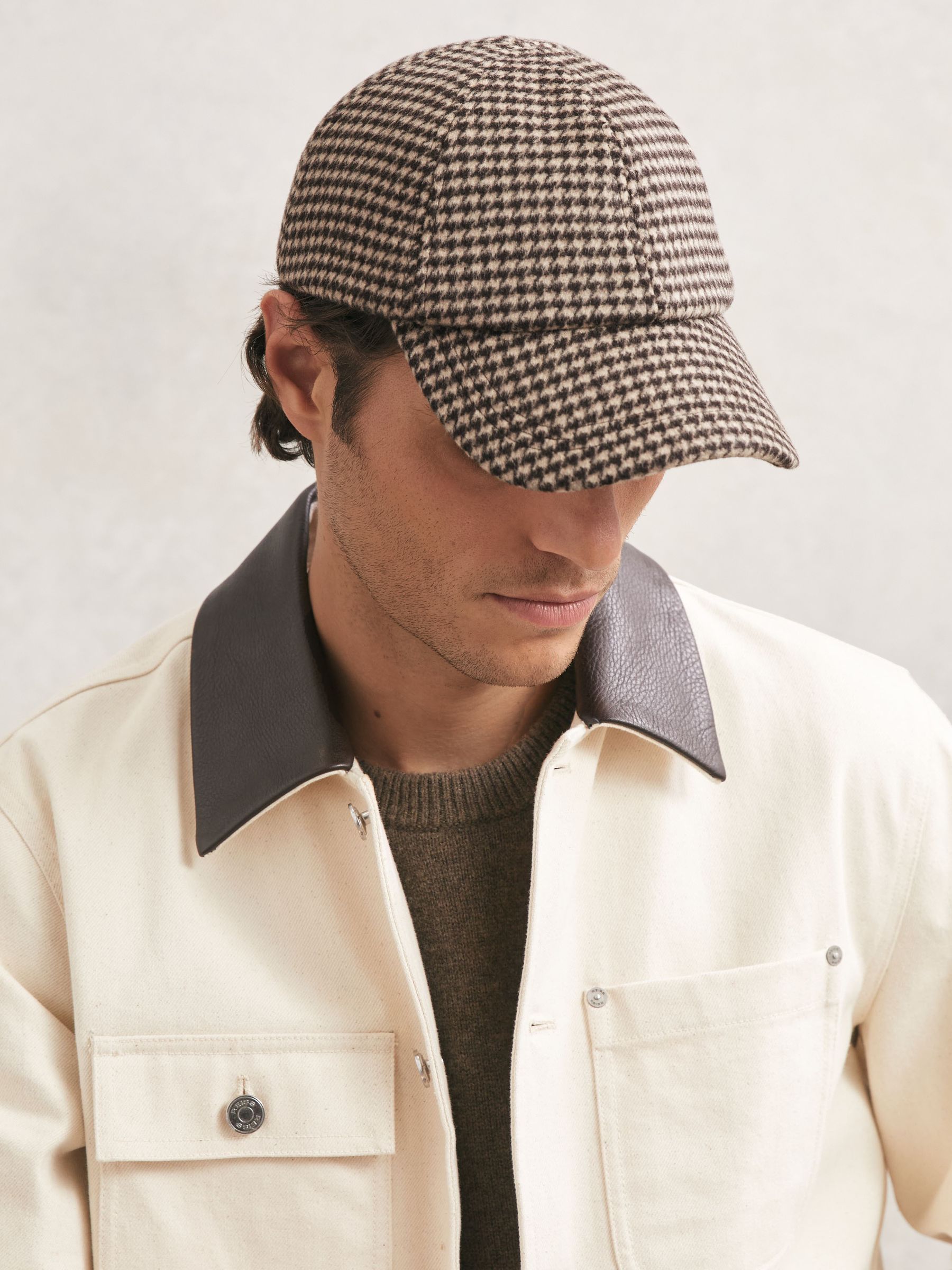 Wool-Blend Houndstooth-Check Cap in Brown