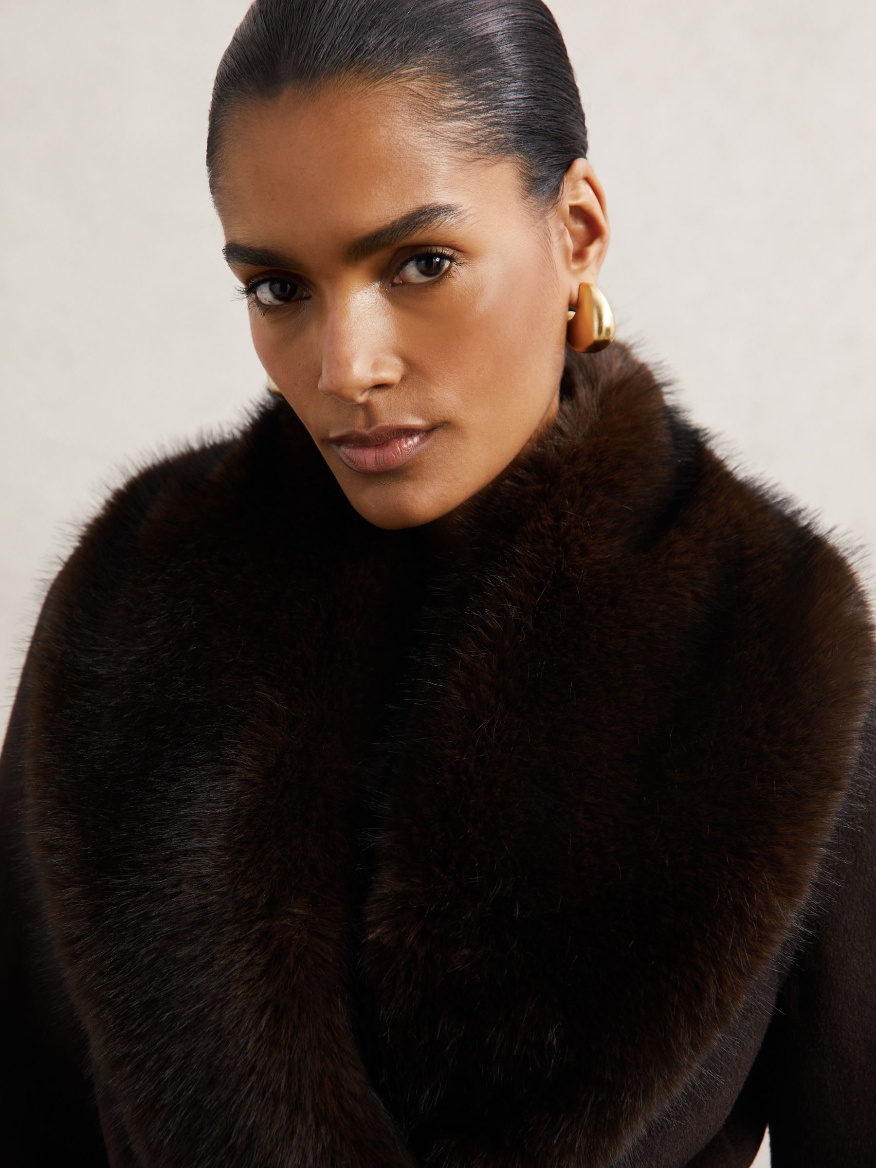 Faux-Fur Collar Blindseam Coat Wool-Blend in Chocolate Brown