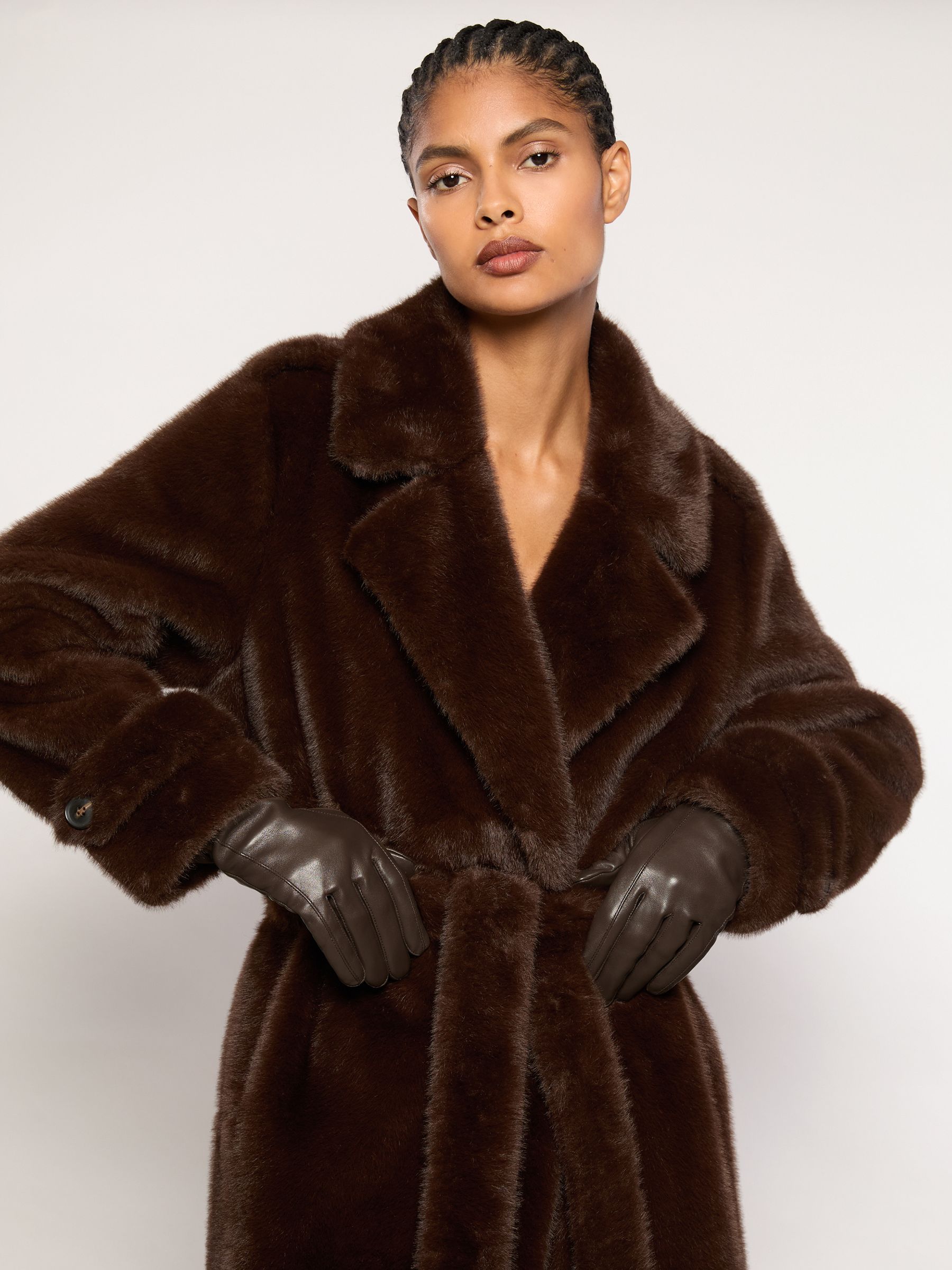 Leather Gloves in Chocolate