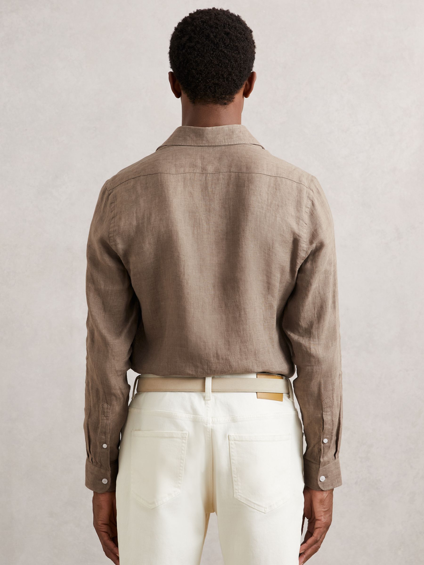 Linen Cutaway-Collar Shirt in Light Taupe Brown