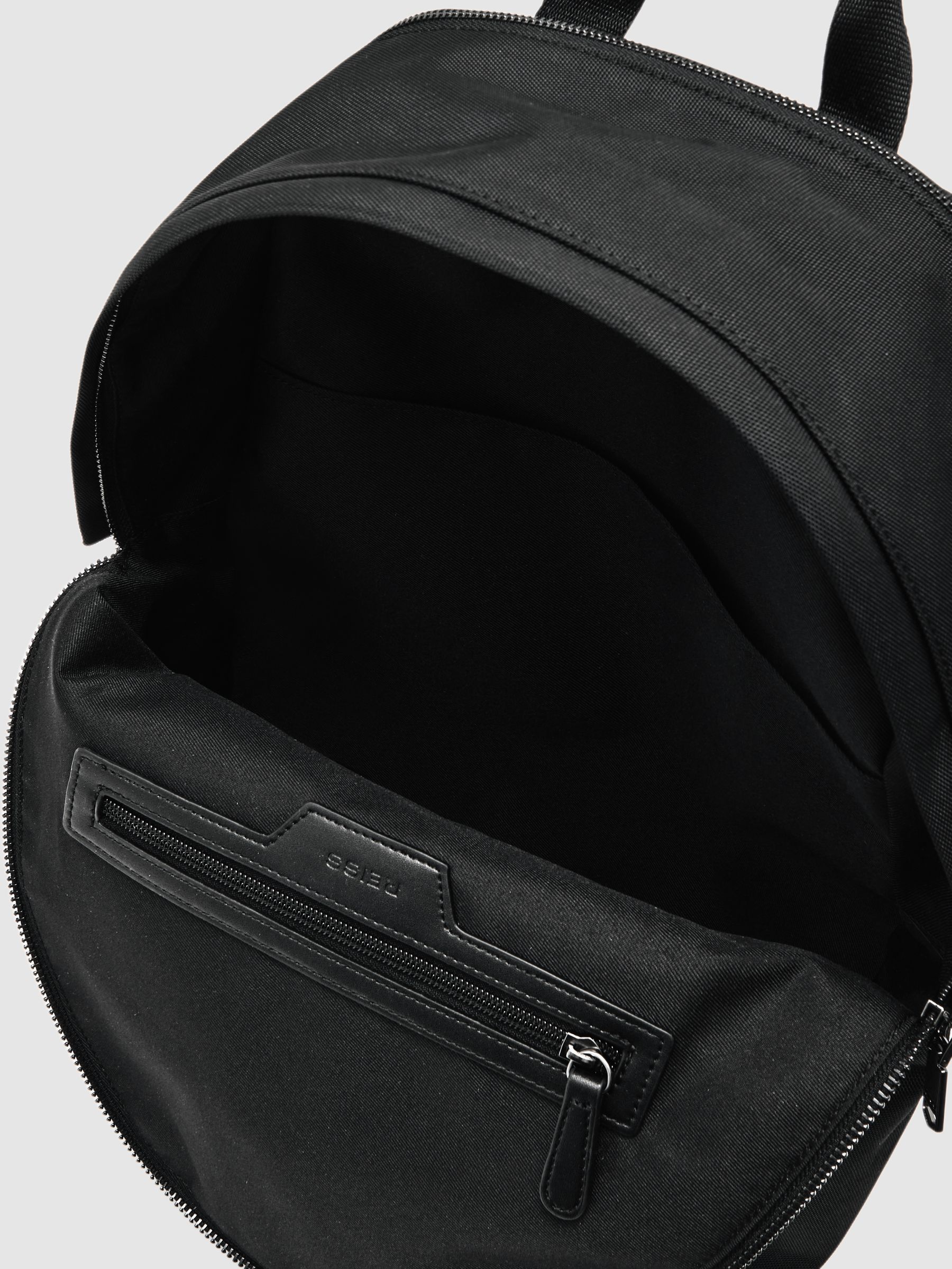 Woven Zipped Backpack in Black