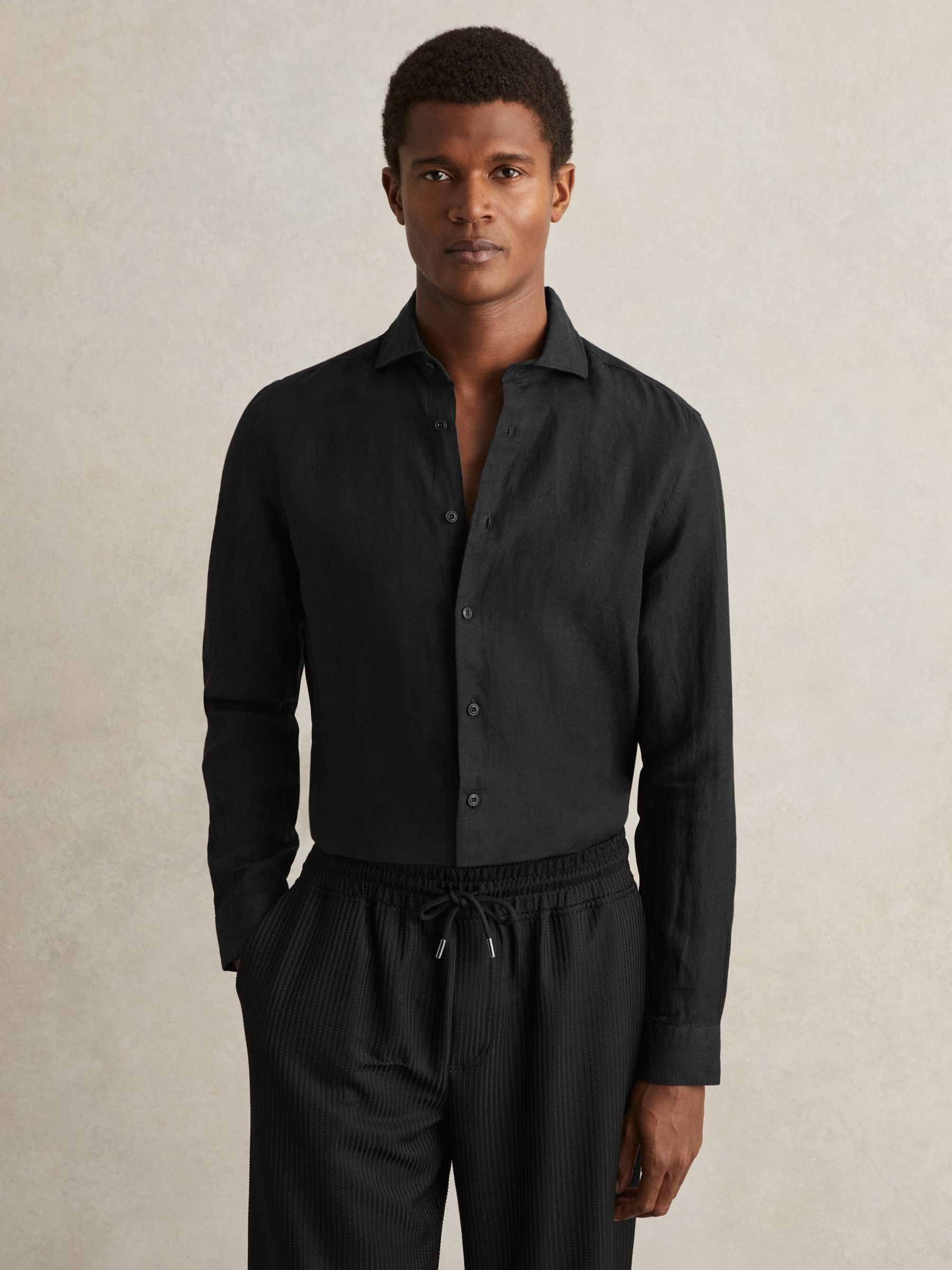 Linen Cutaway-Collar Shirt in Dark Brown