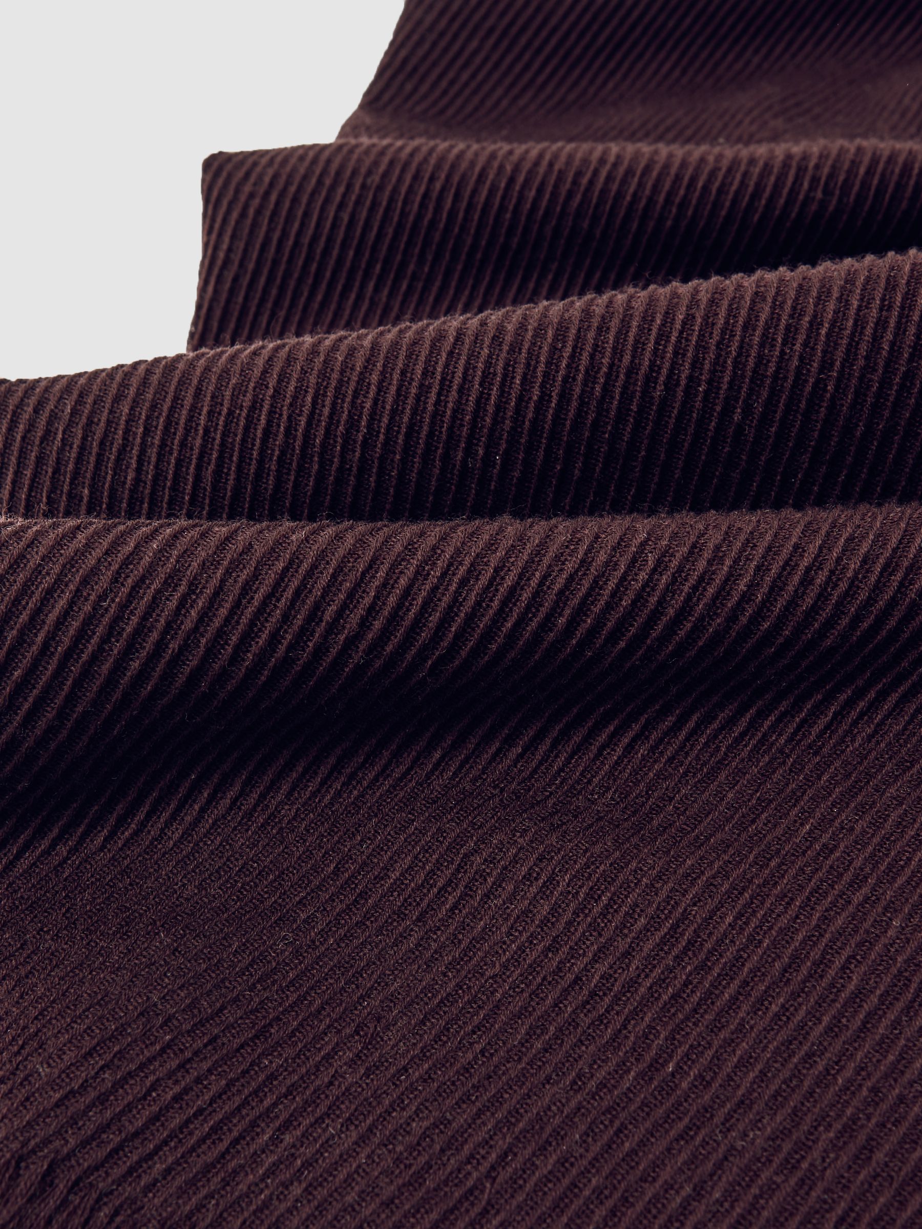 Wool Pleated Scarf in Burgundy