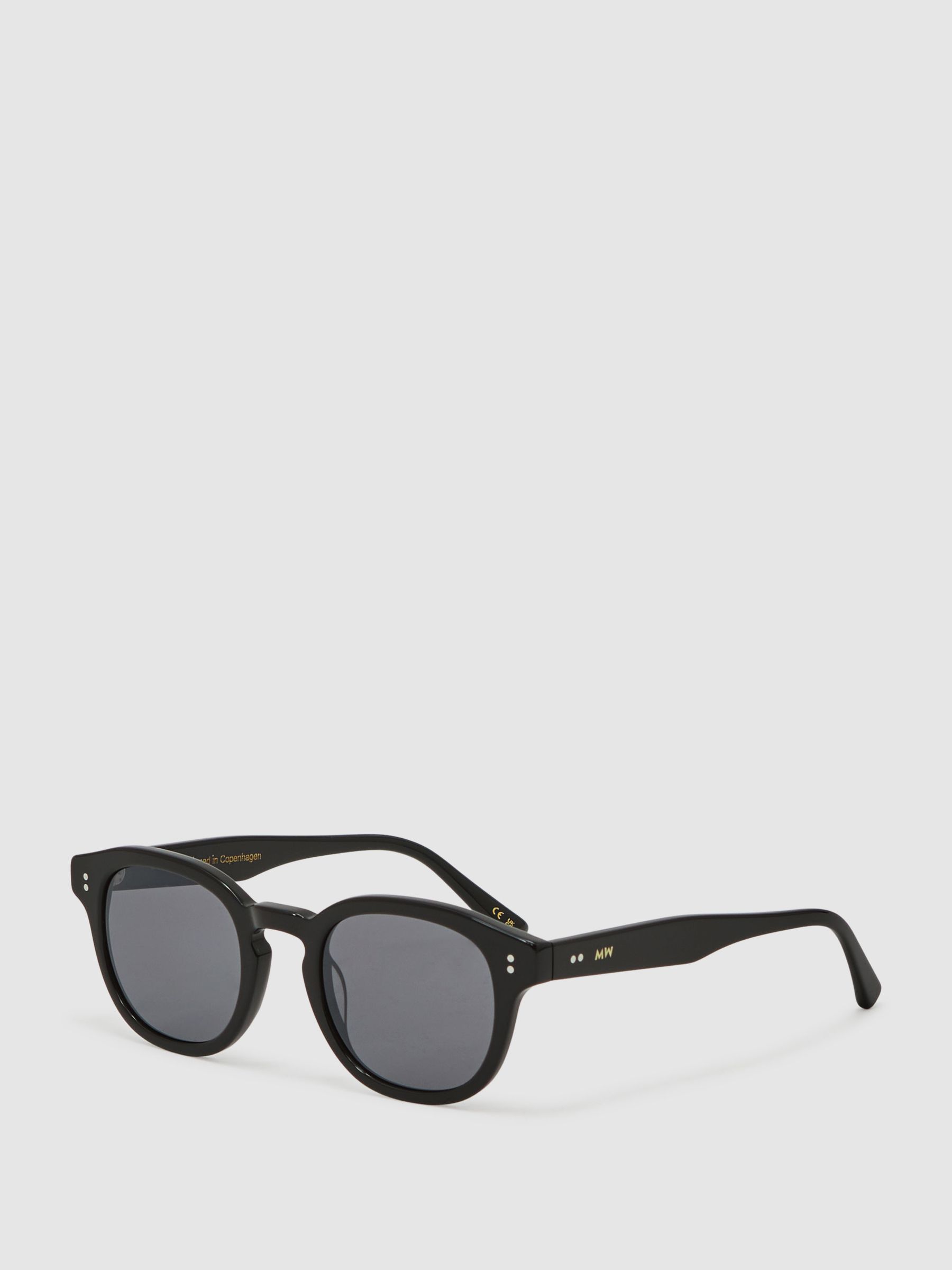 MESSYWEEKEND Bille Sunglasses in Grey
