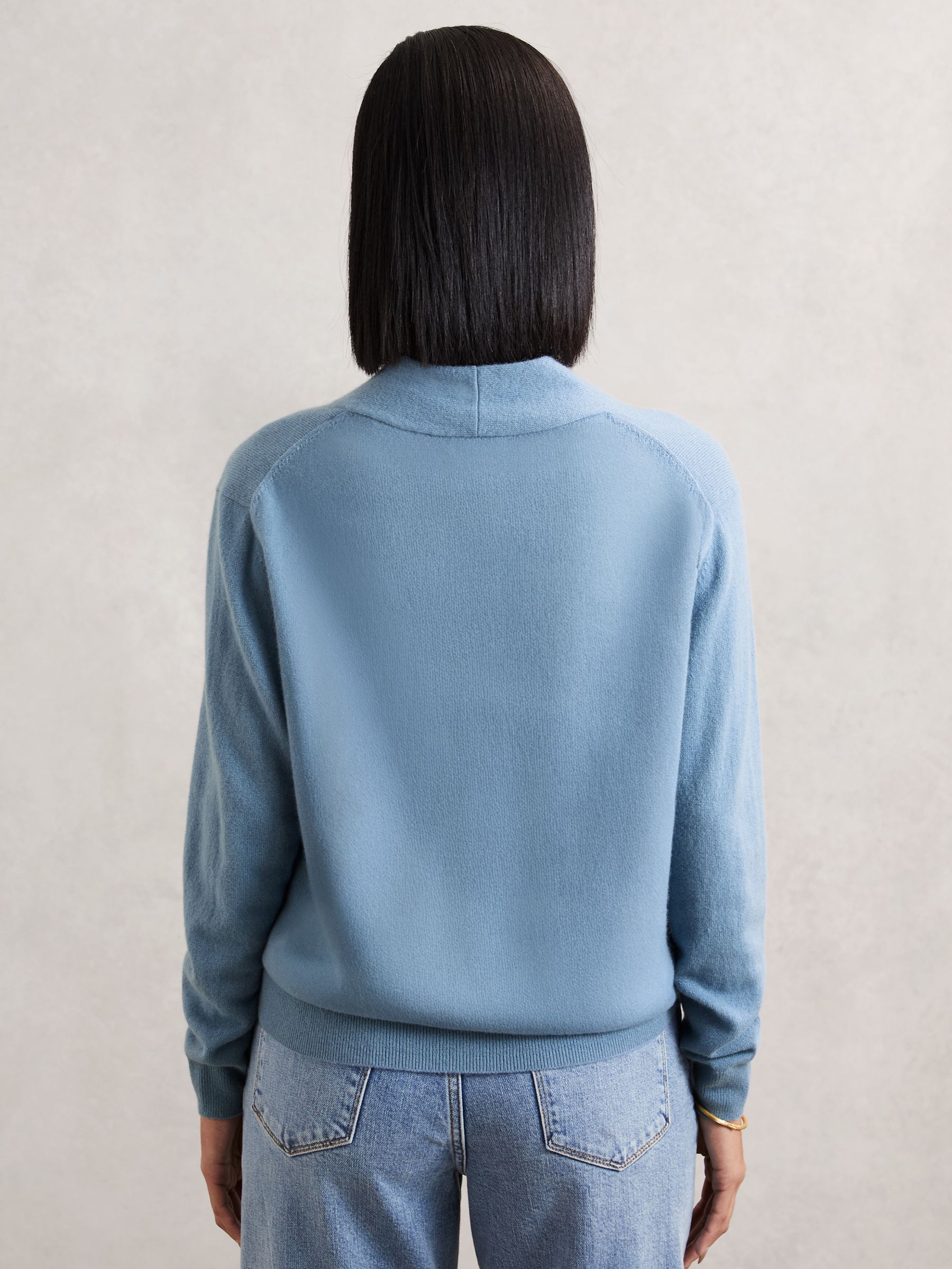 Cashmere V-Neck Jumper in Blue