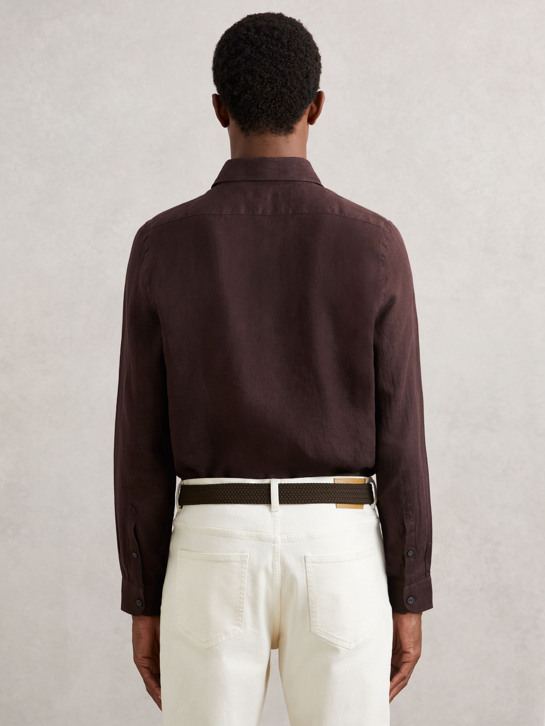 Linen Cutaway-Collar Shirt in Dark Brown