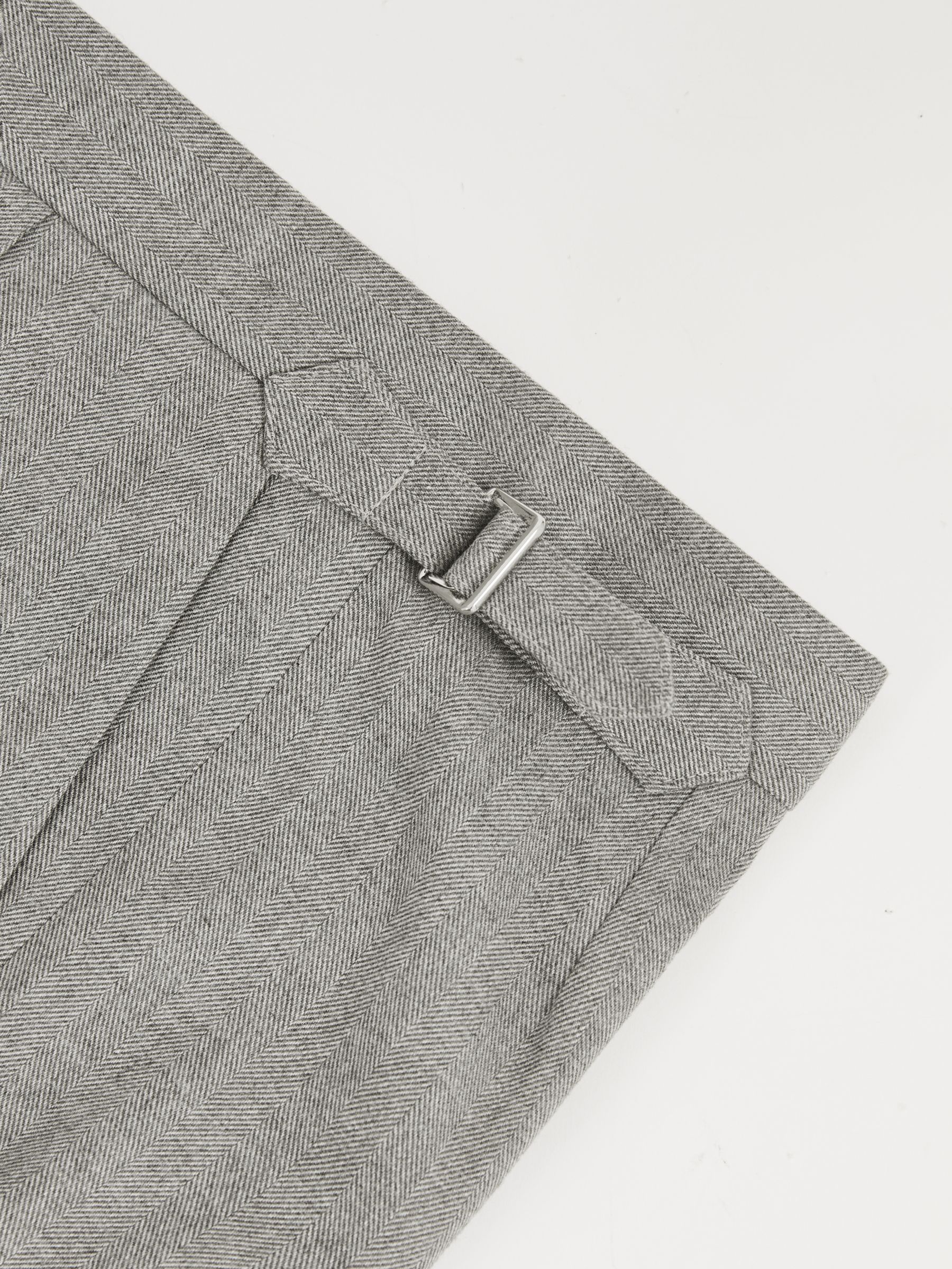 Tailored-Fit Herringbone Trousers in Grey