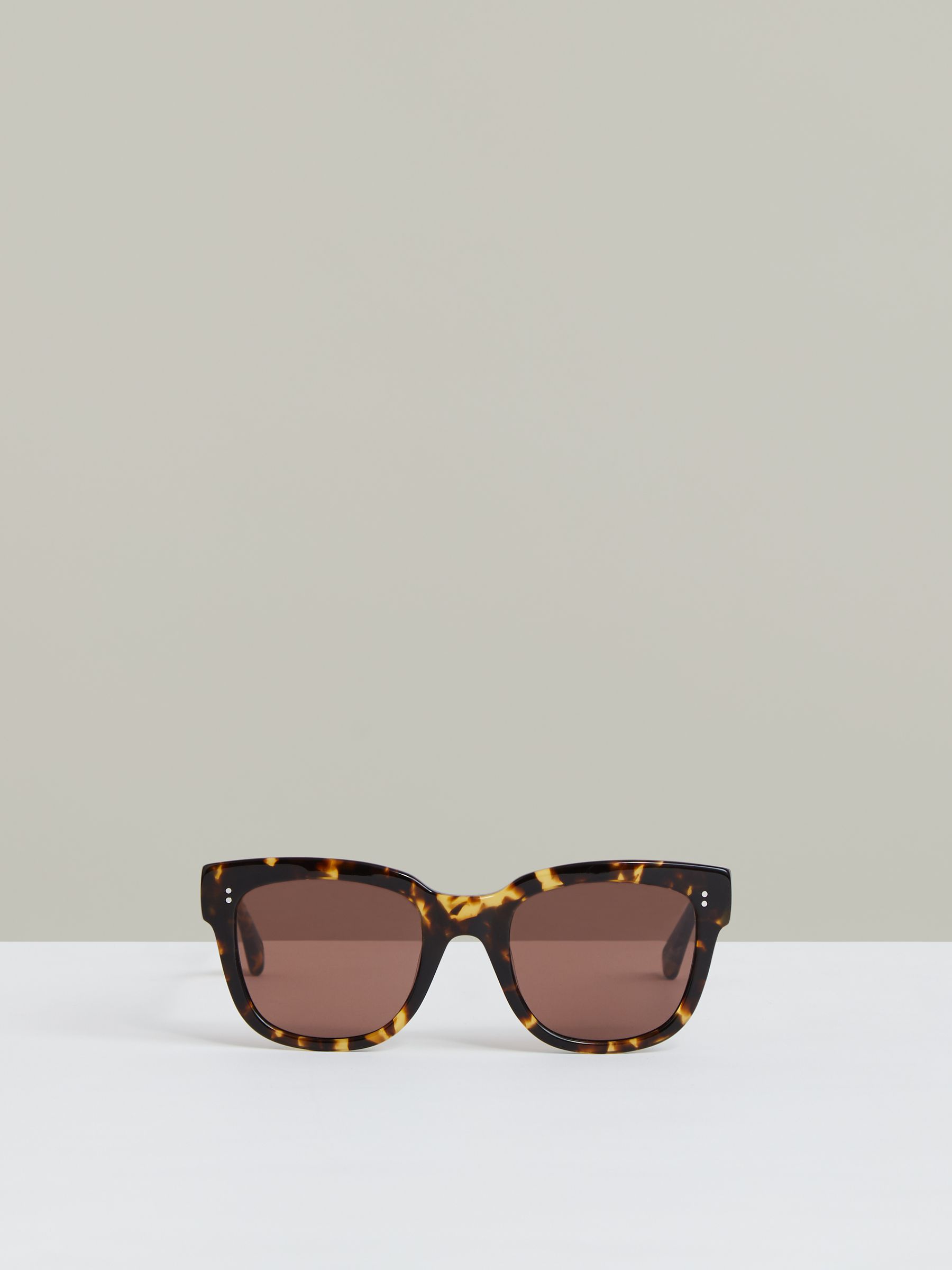 MESSYWEEKEND Square Frame Sunglasses in Black