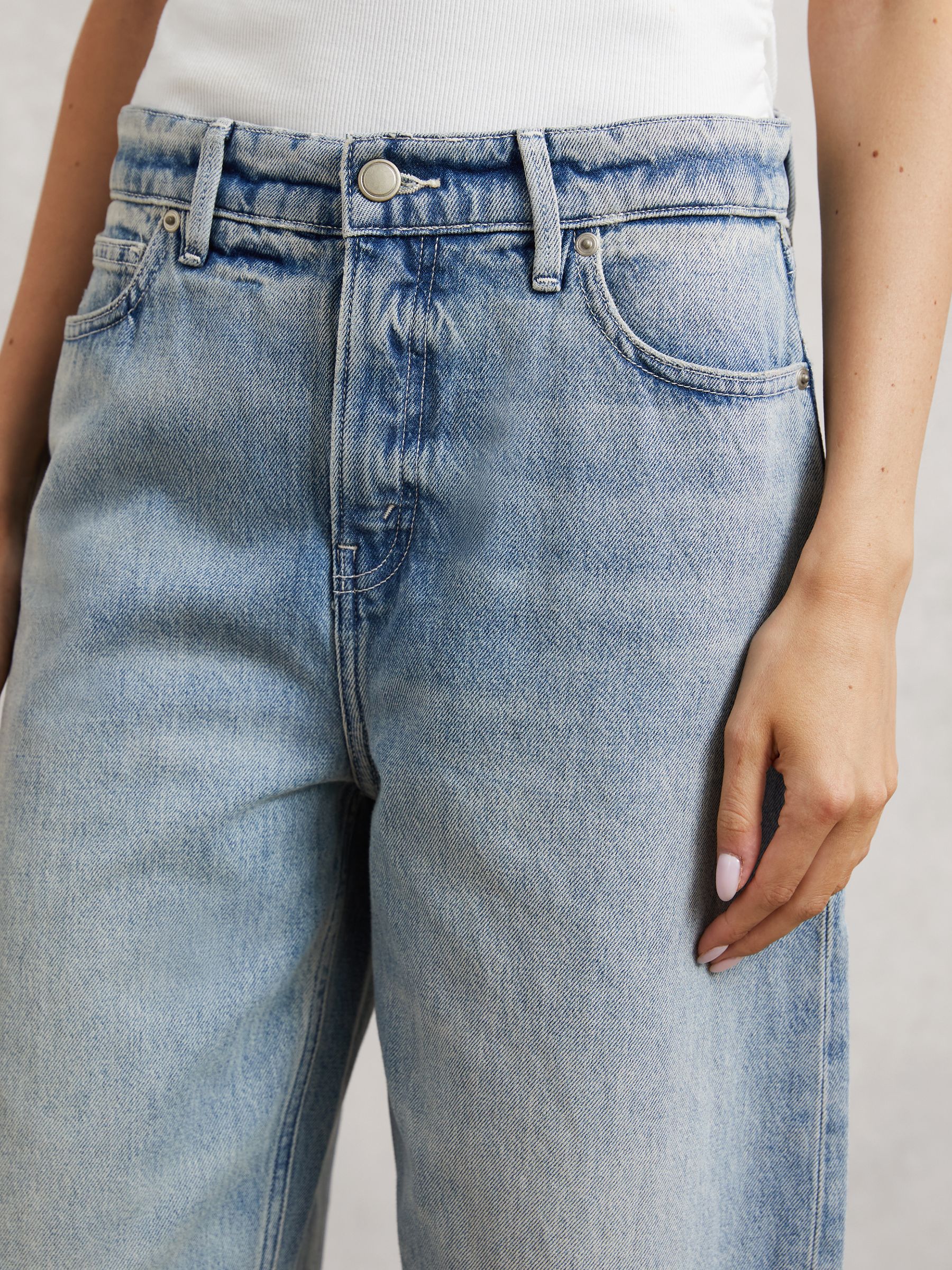 Good American Relaxed Barrel Jeans in Indigo Blue