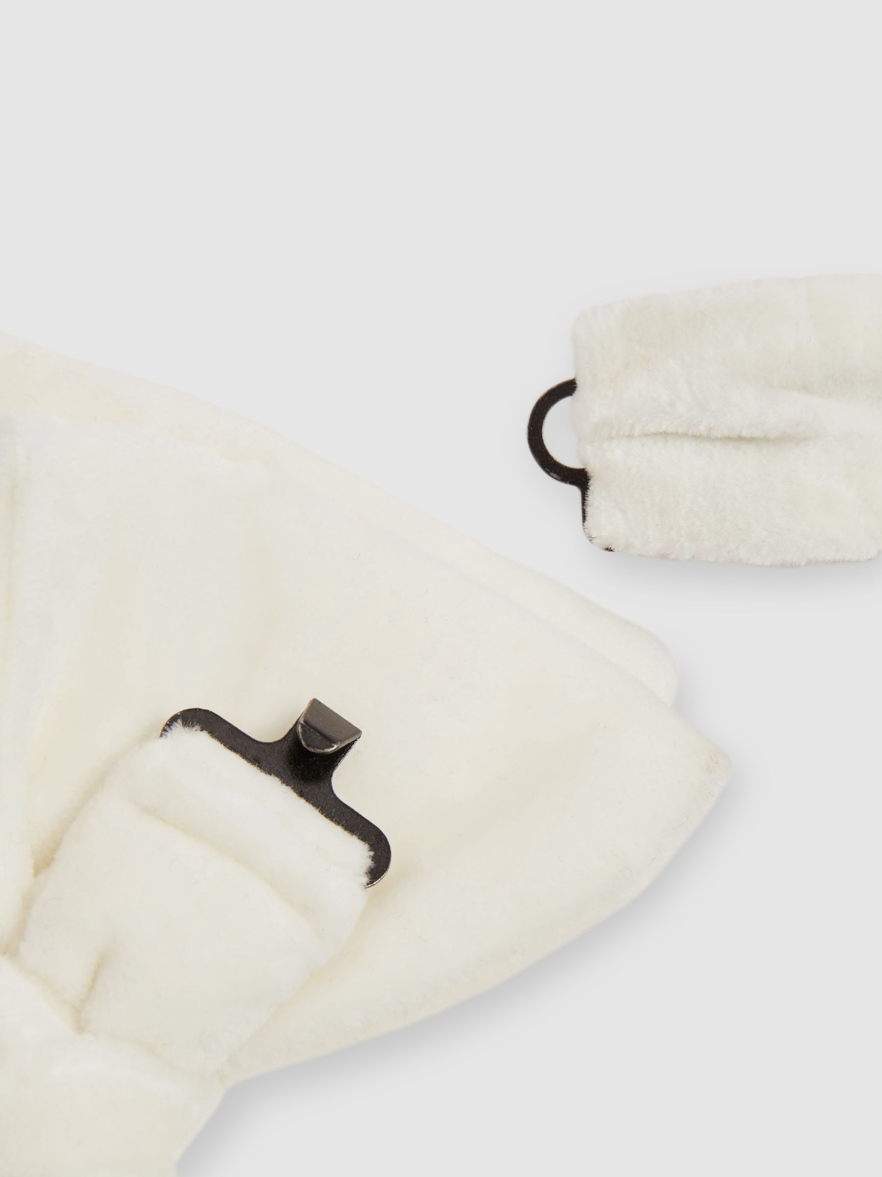 Velvet Bow Tie in Ivory