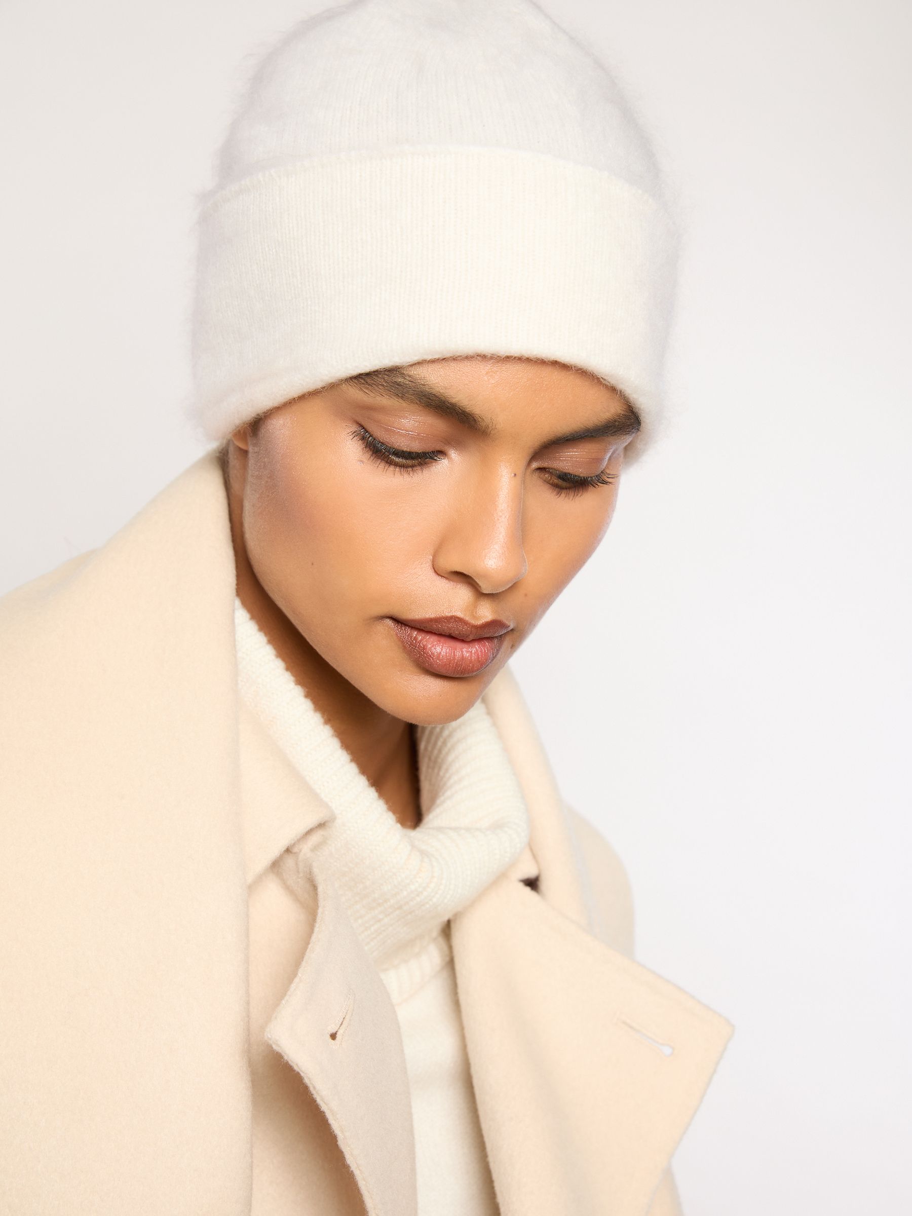 100% Cashmere Beanie in Cream