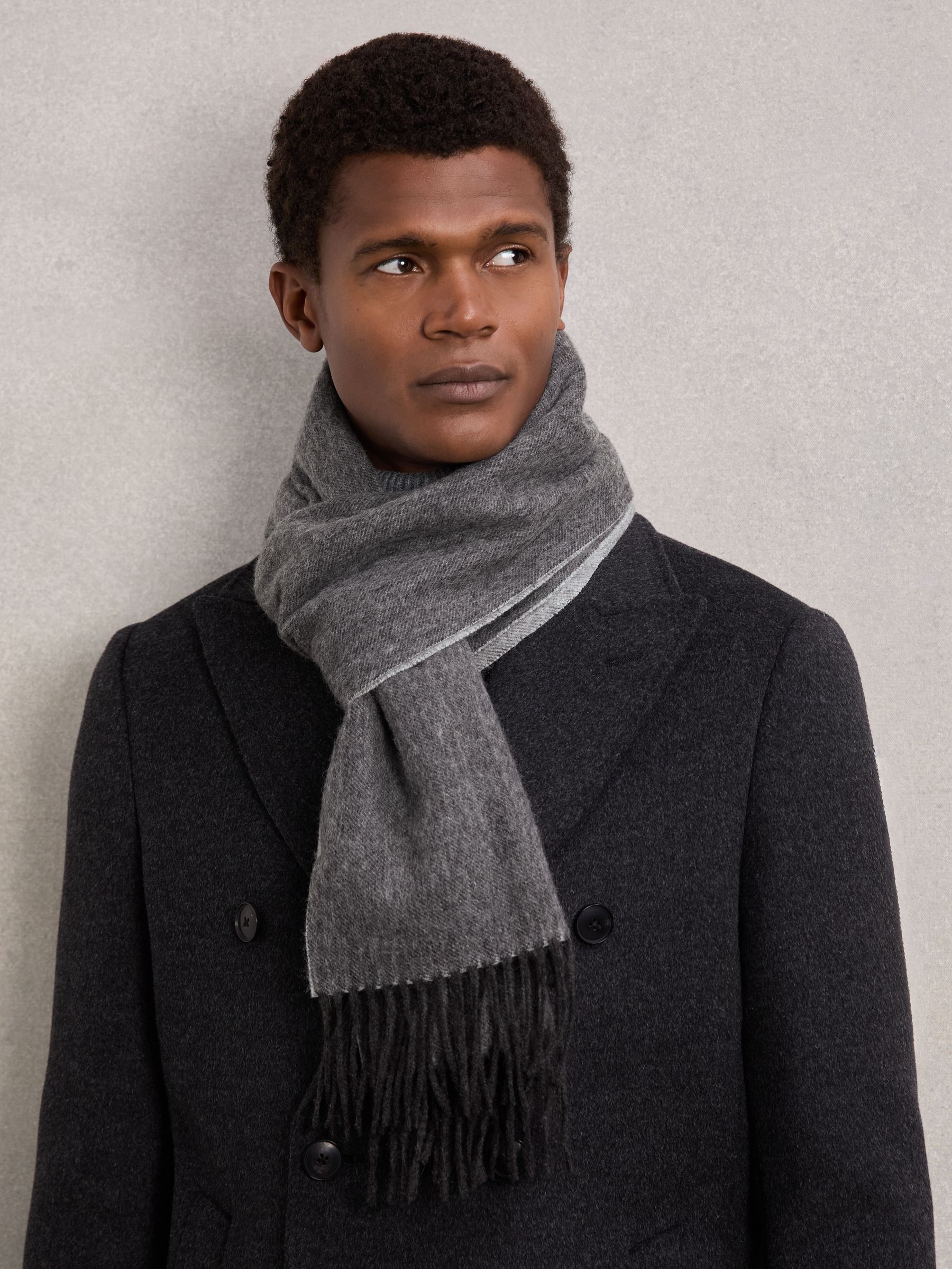 Wool-Cashmere Script-Logo Scarf in Mid Grey Melange/Light Grey