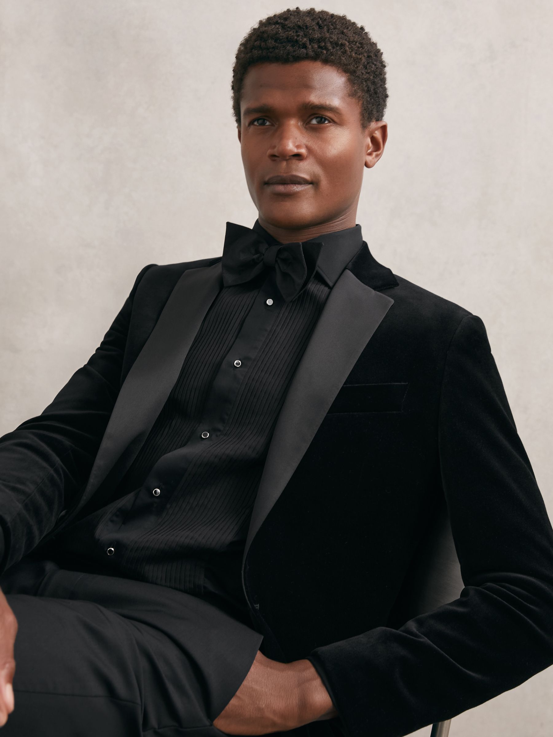 Slim Fit Cotton Double-Cuff Dinner Shirt in Black