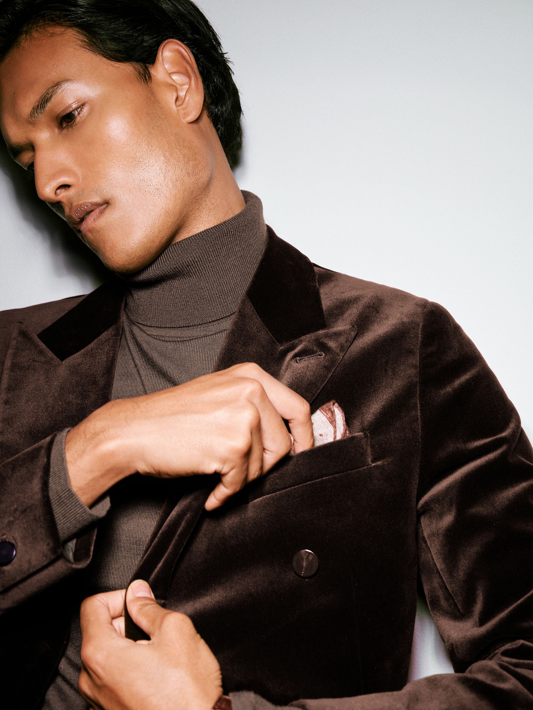 Double-Breasted Velvet Blazer Slim-Fit in Chocolate Brown