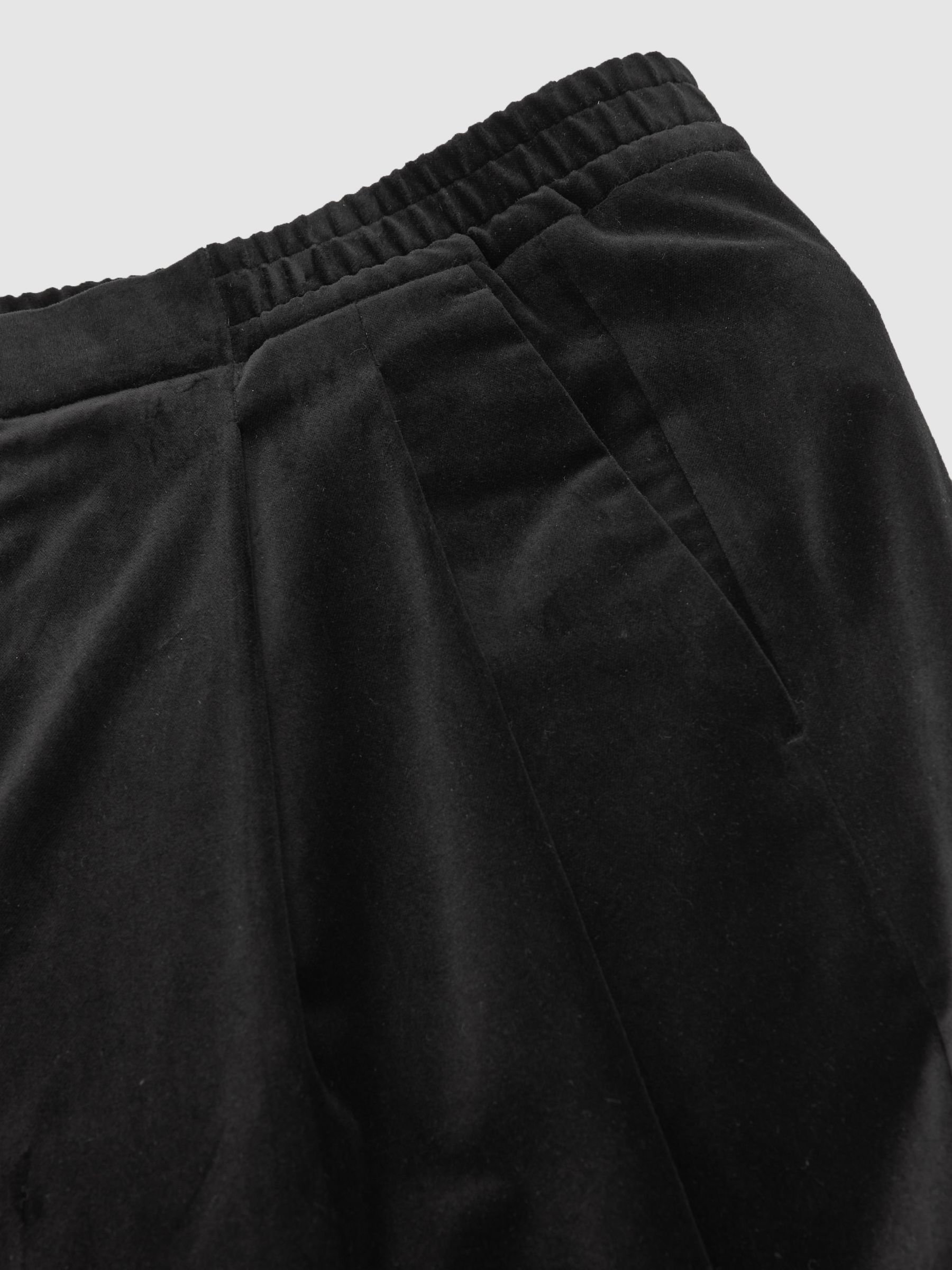 Wide-Leg Relaxed-Fit Velvet Trousers in Black