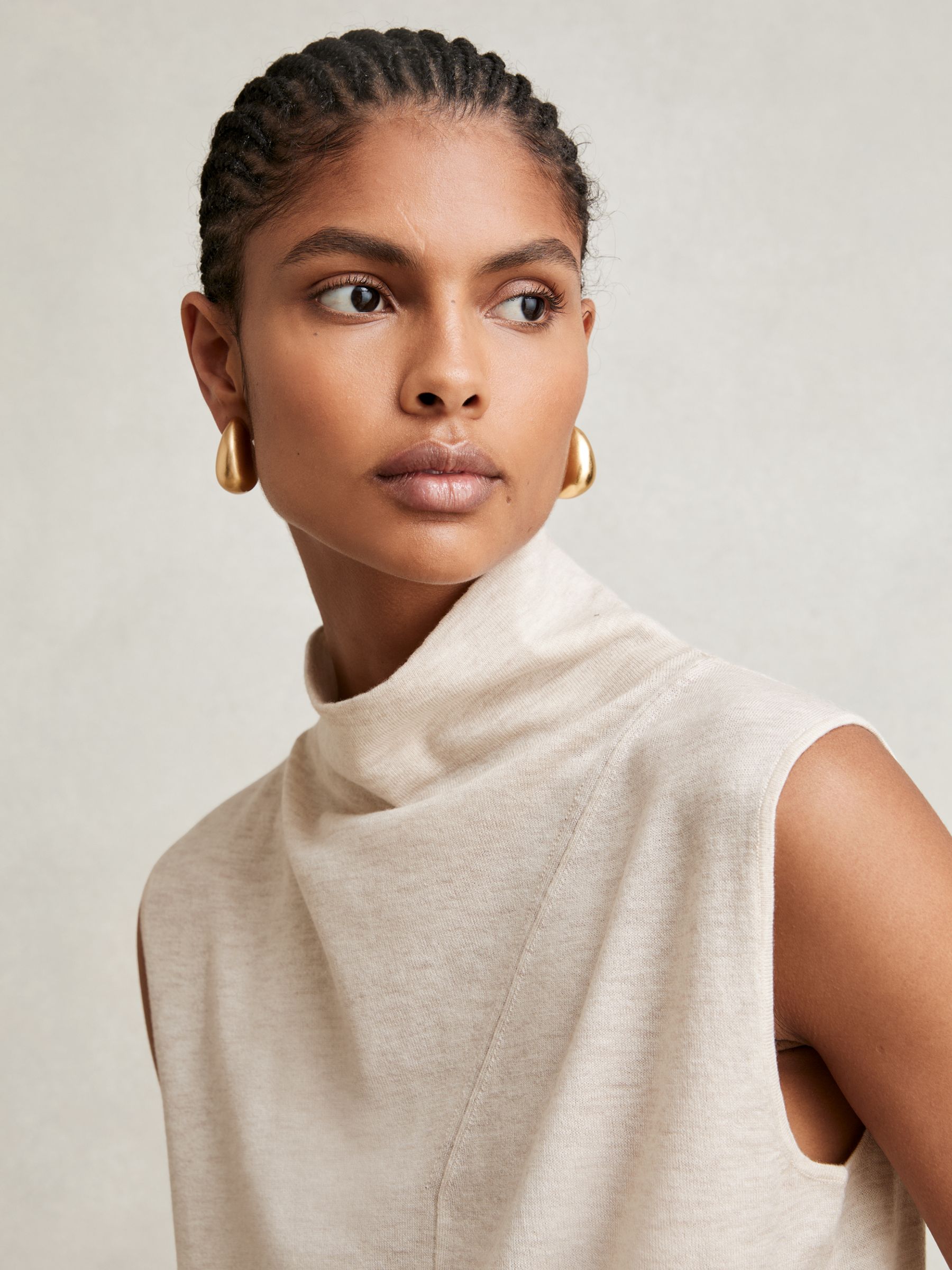 Wool Slouched Sleeveless Top in Black