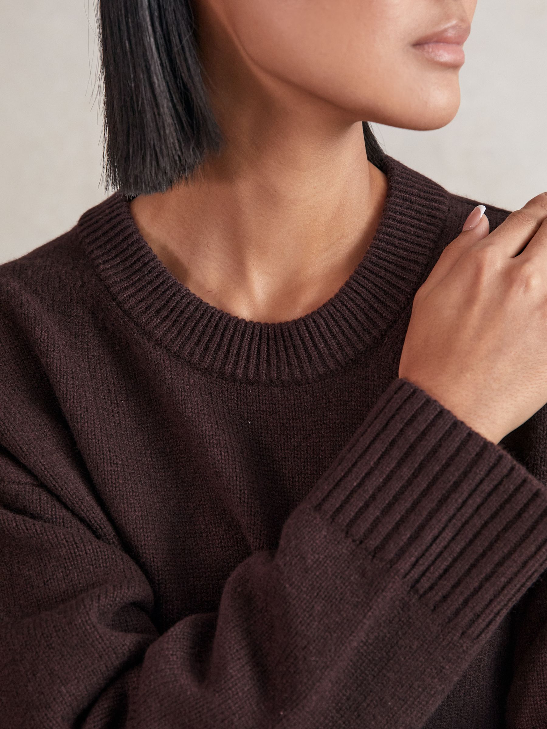 Wool-Cashmere Crew-Neck Jumper in Plum