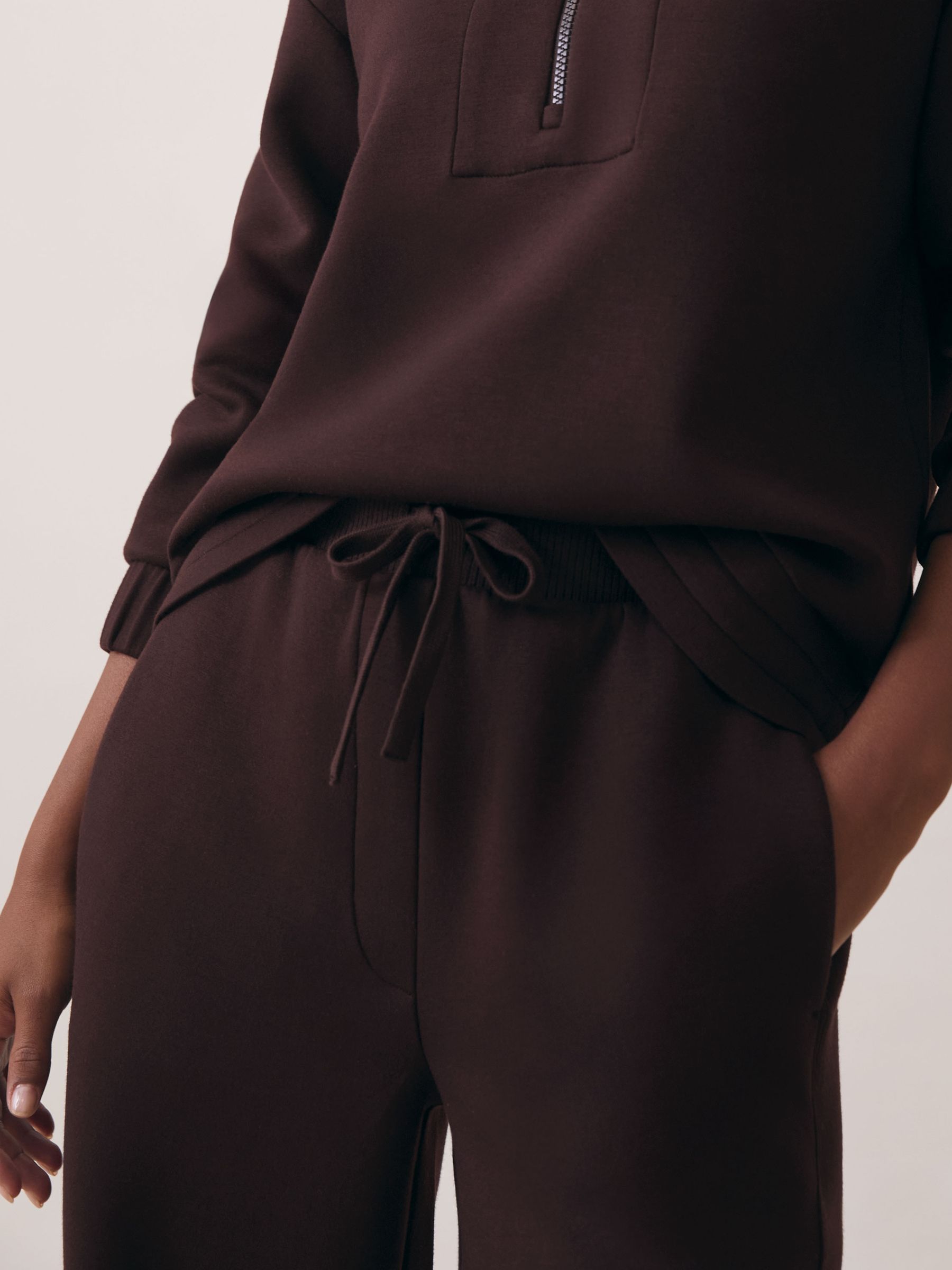 Wide-Leg Interlock Drawstring Joggers in Plum