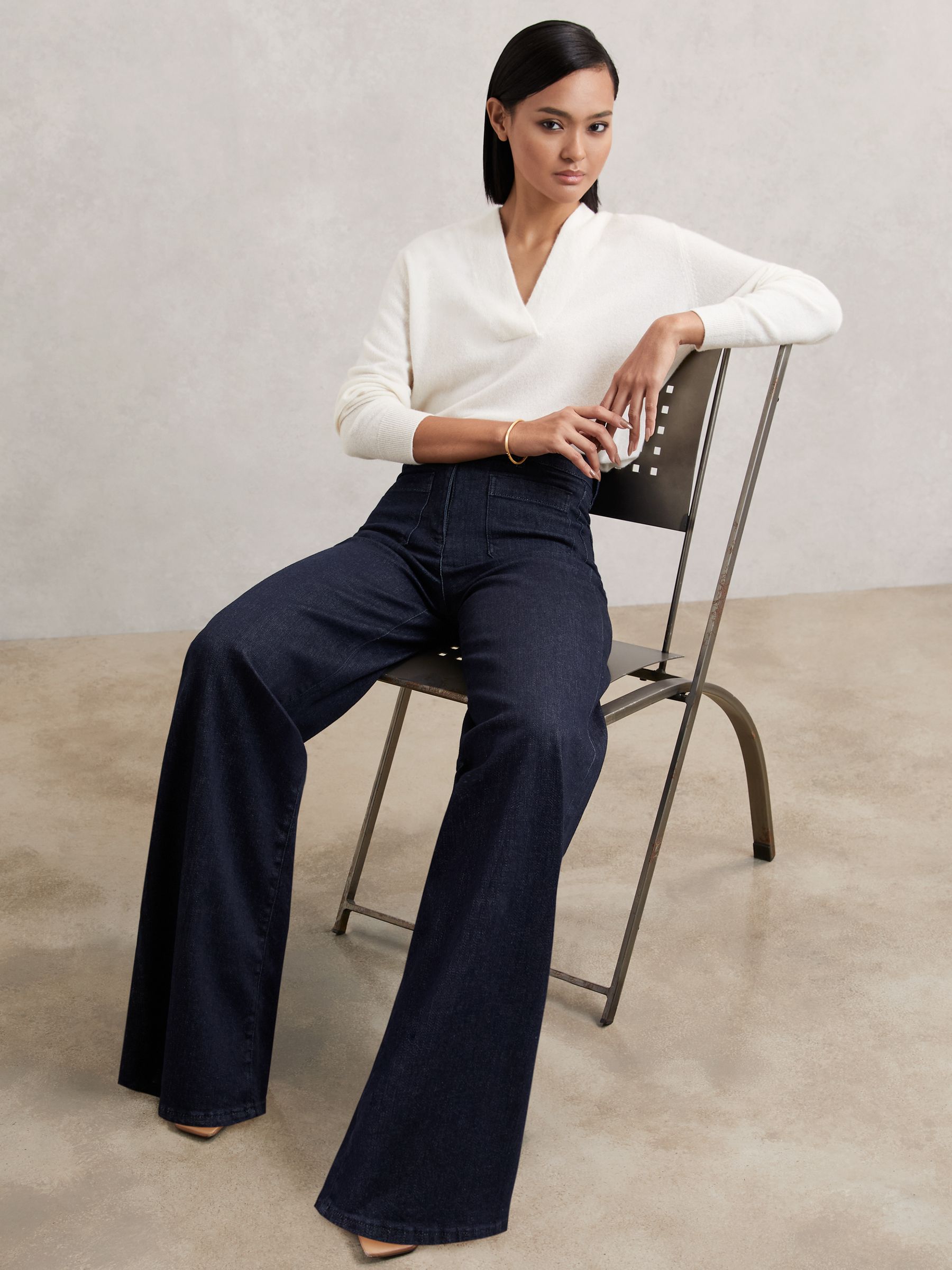 Patch Pocket Wide Leg Jeans in Dark Blue