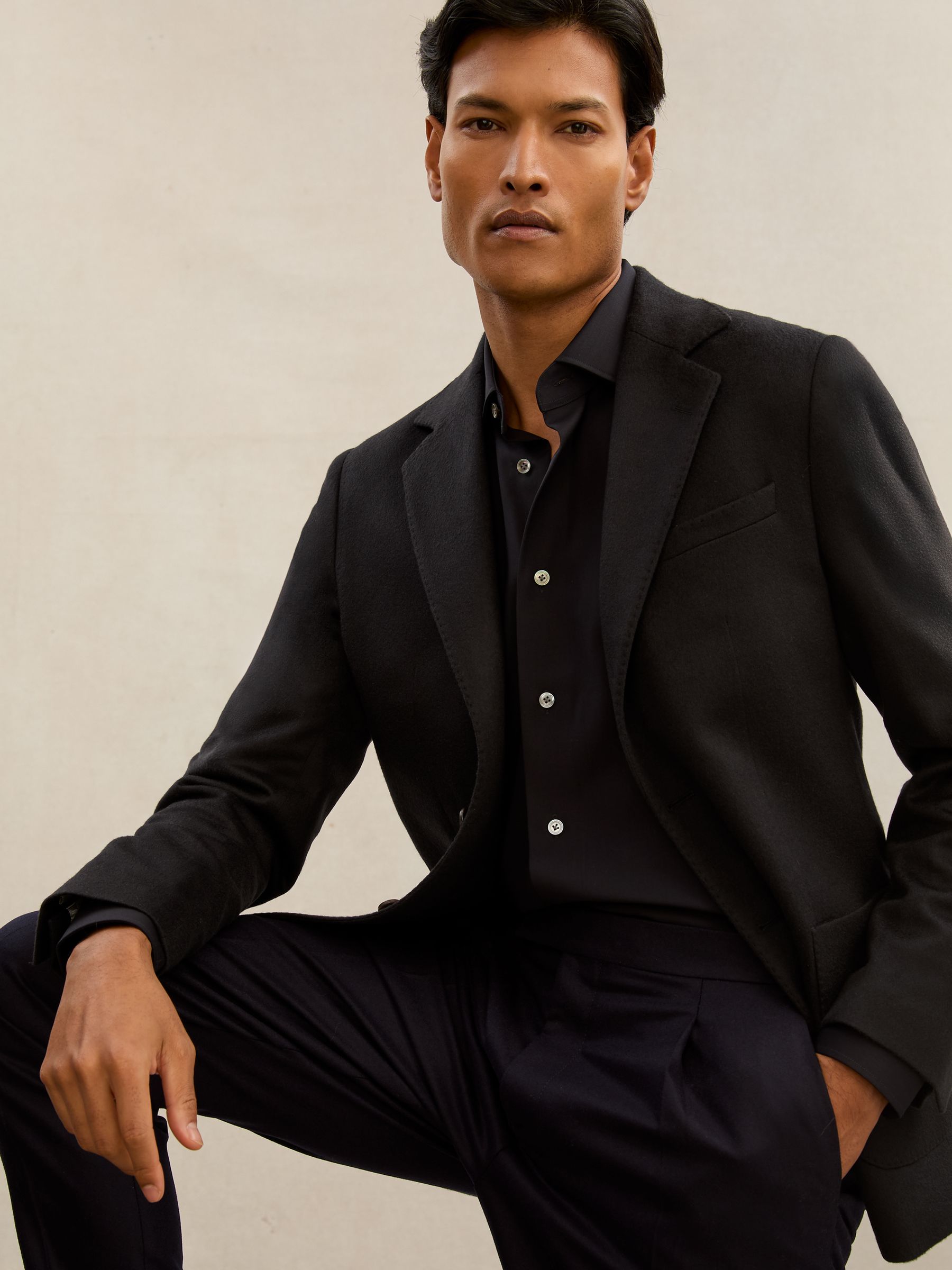 Atelier Cashmere Single-Breasted Blazer Tailored-Fit in Navy
